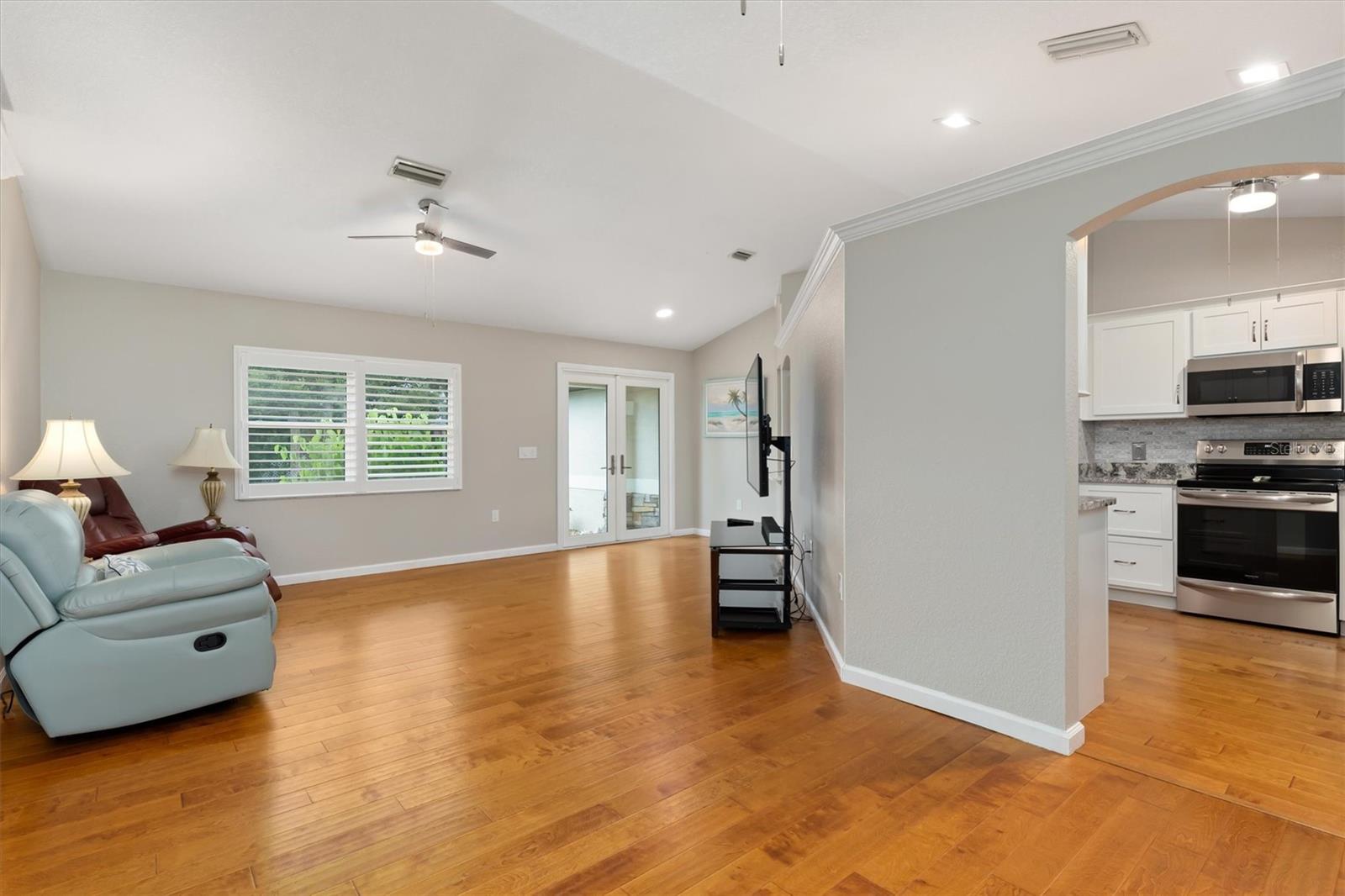 2058 Emrick St Property Photo 10