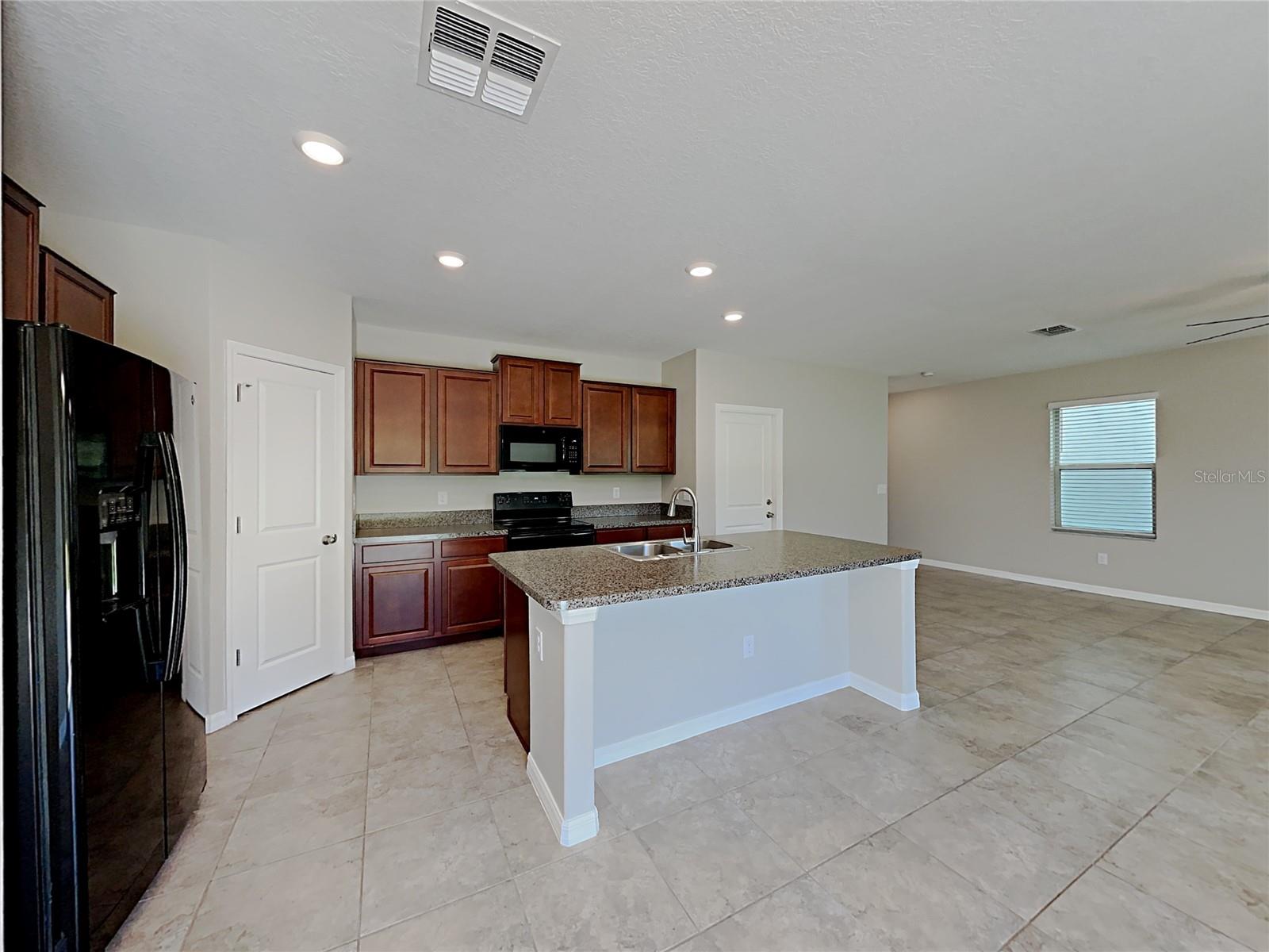 15322 Broad Brush Dr Property Photo 4