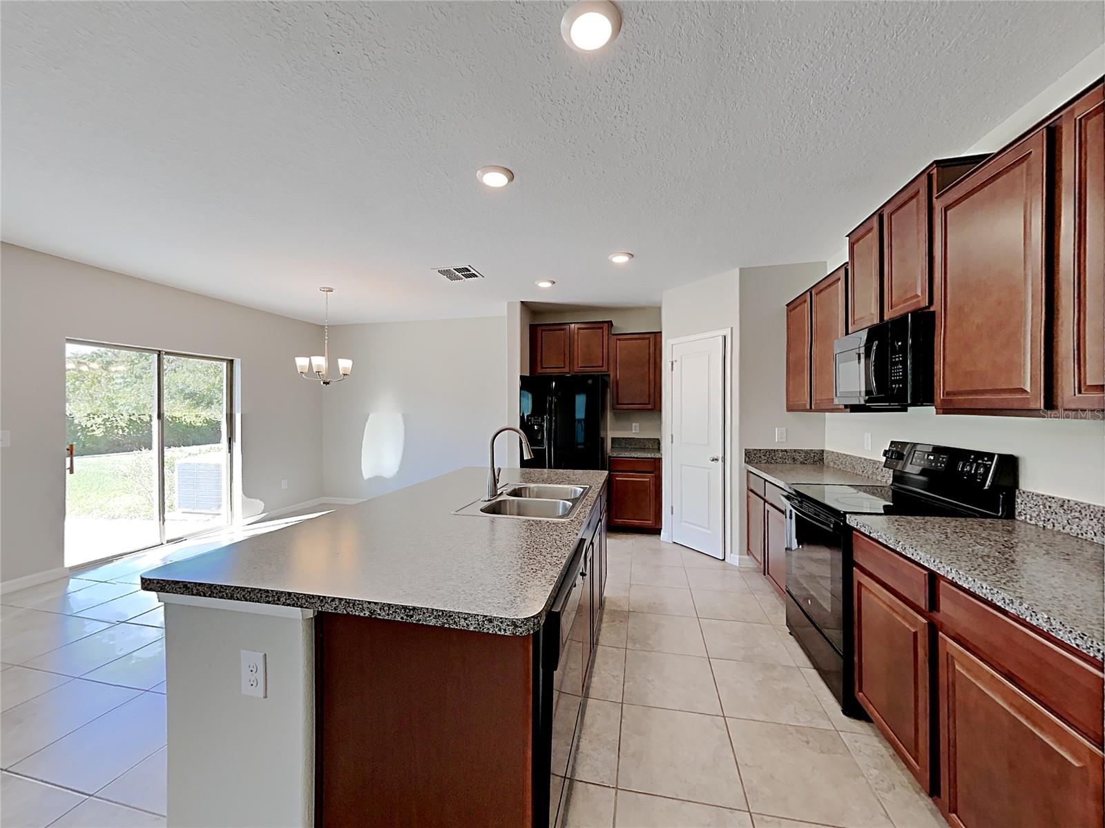 15322 Broad Brush Dr Property Photo 5