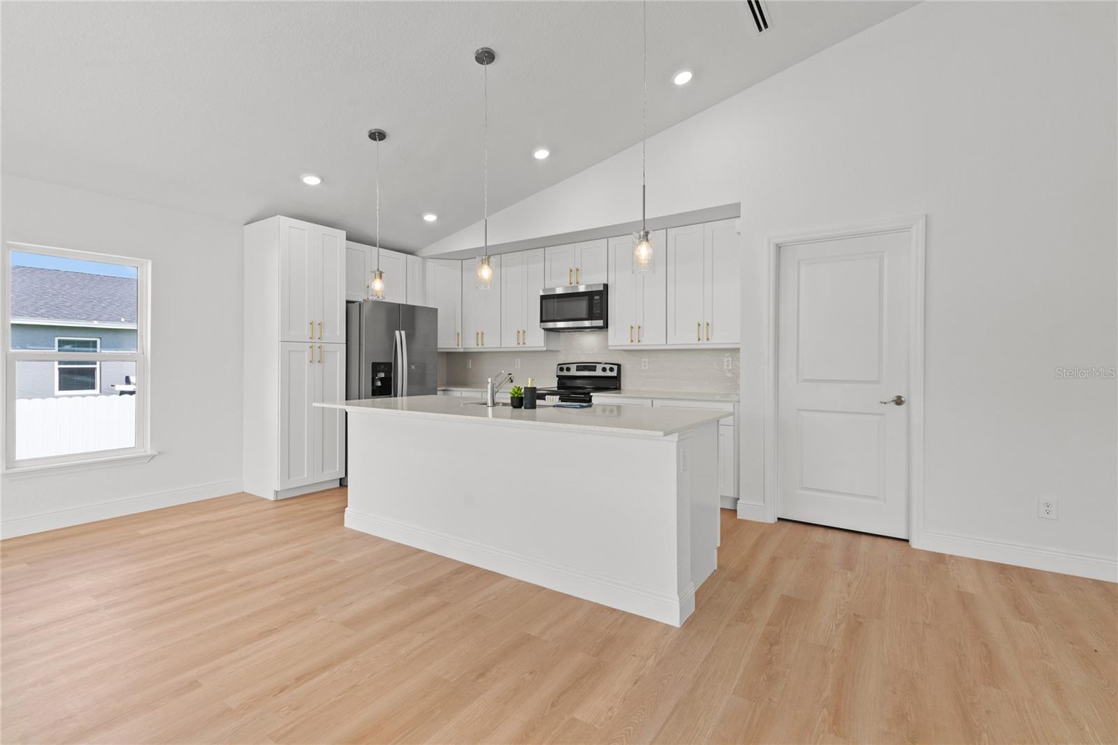 4097 Honeybee St Property Photo 3