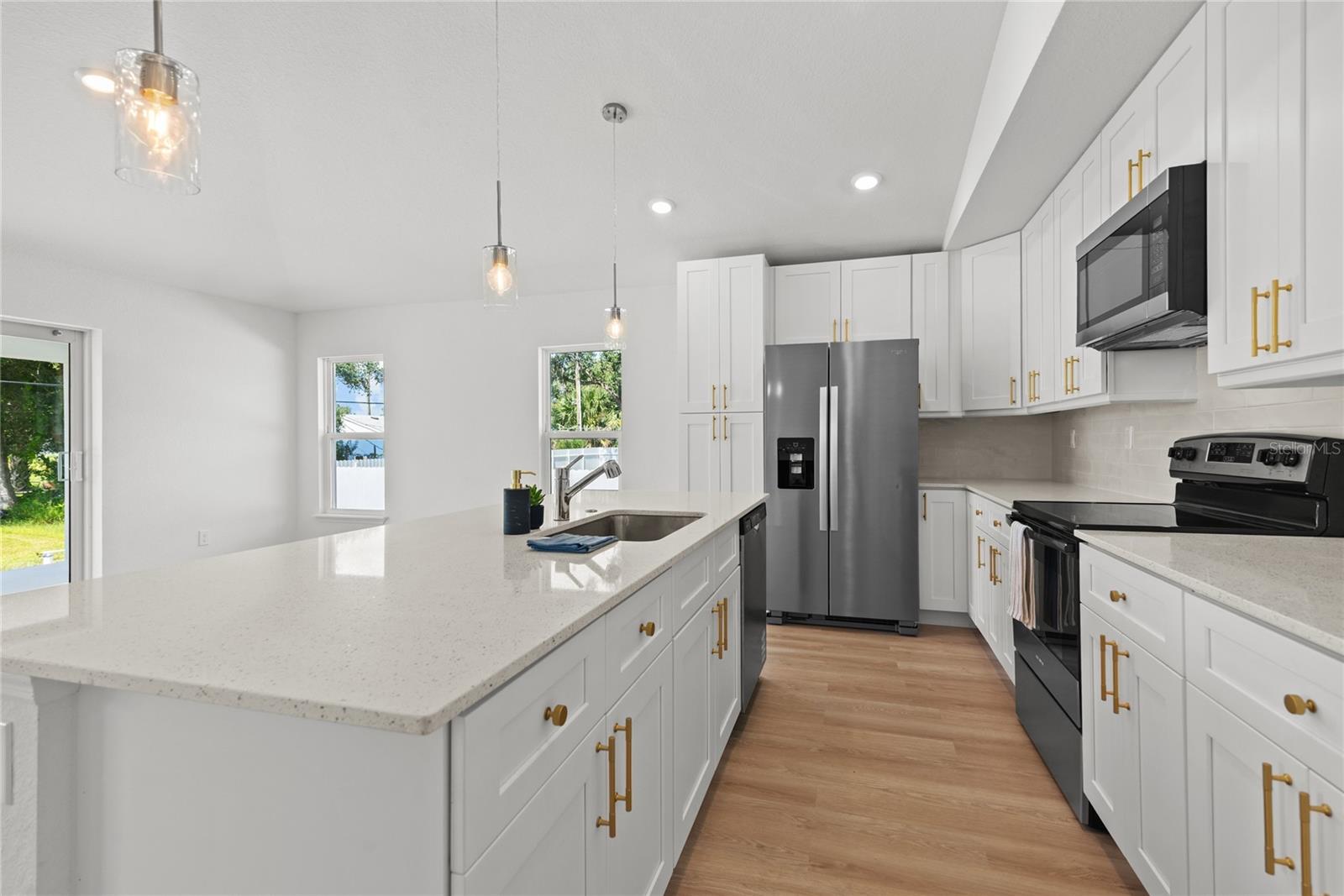 4097 Honeybee St Property Photo 6