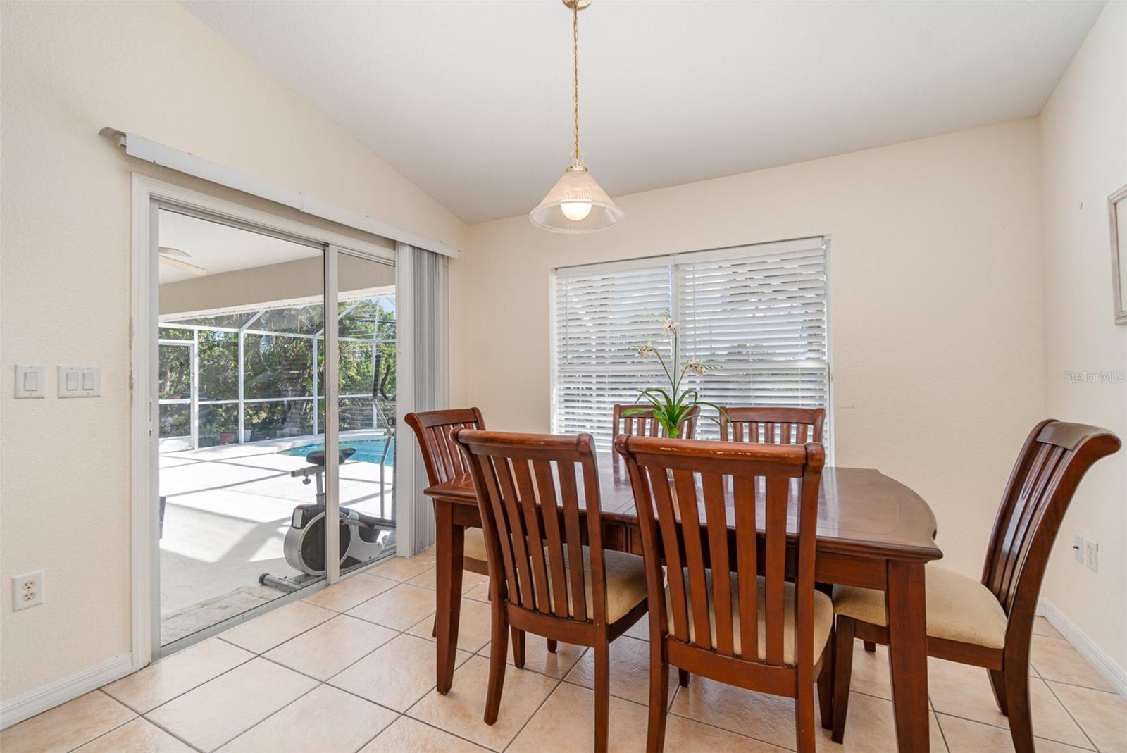 4010 Yucatan Cir Property Photo 12