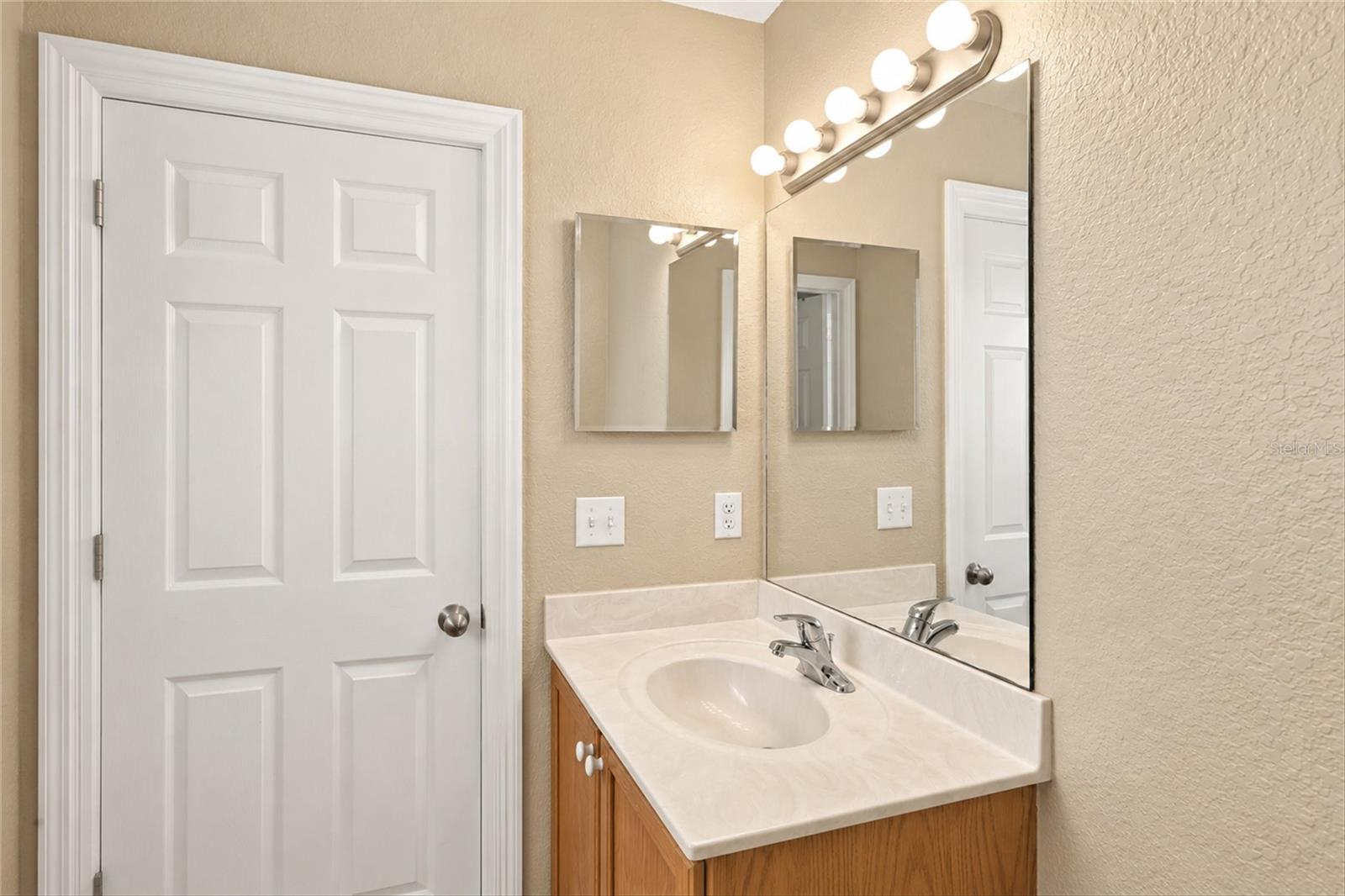 10194 Tramore Ave #a & B Property Photo 14