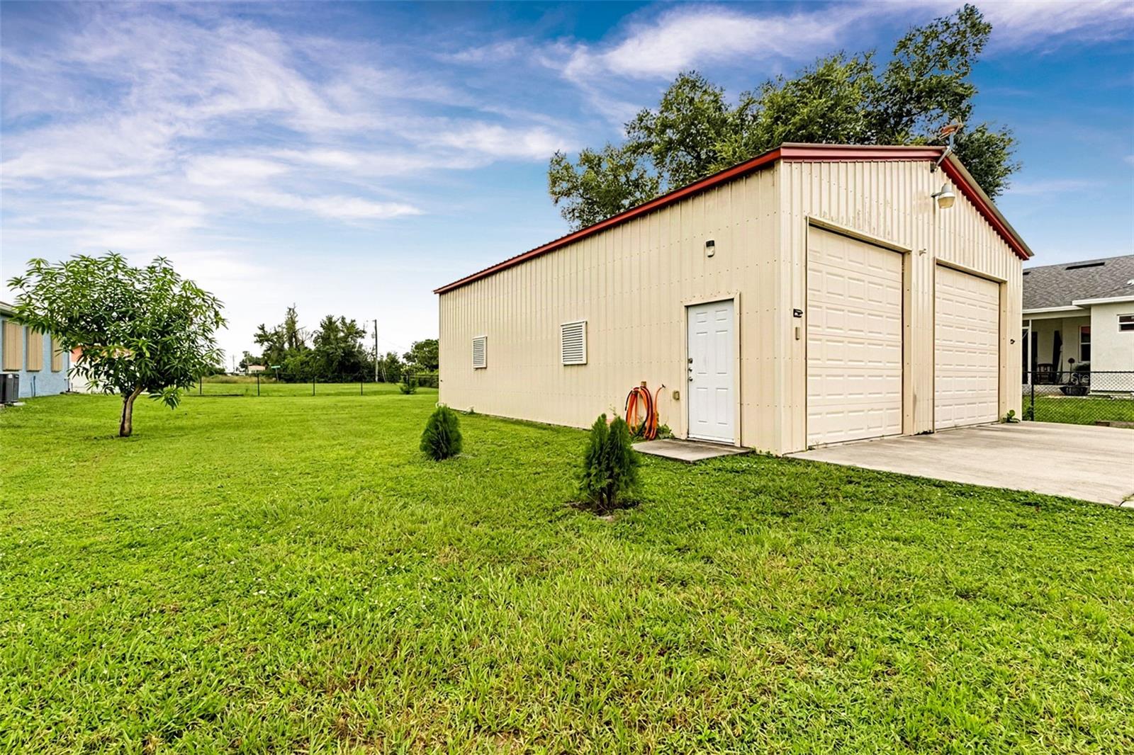 102 Bayamo Dr Property Photo 5
