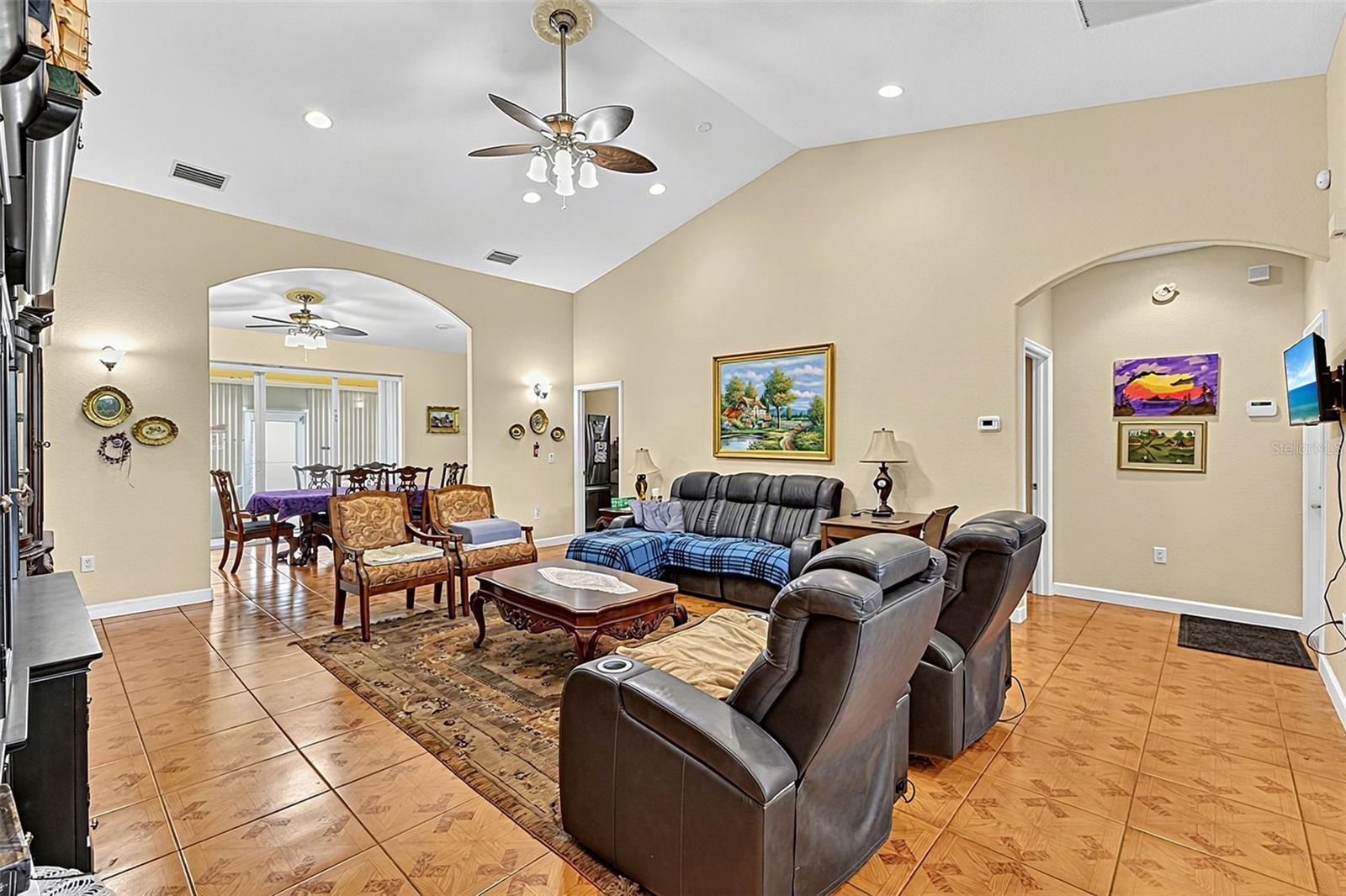 102 Bayamo Dr Property Photo 12