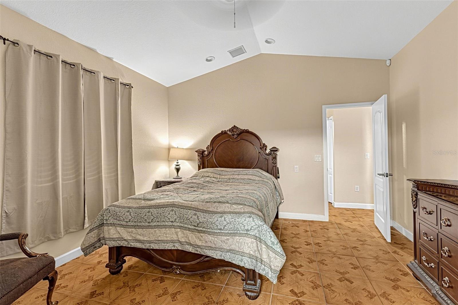 102 Bayamo Dr Property Photo 16