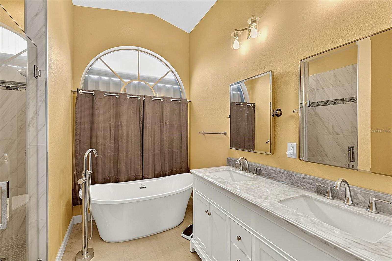 102 Bayamo Dr Property Photo 18