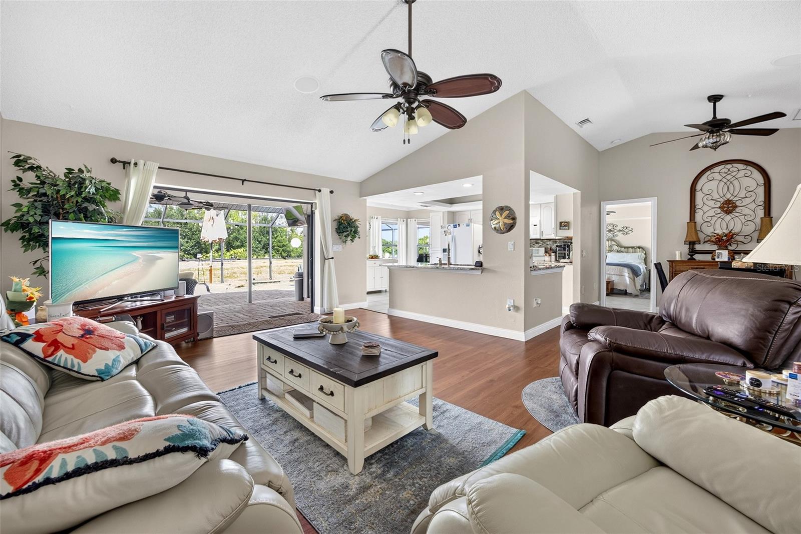 25454 Palisade Rd Property Photo 6