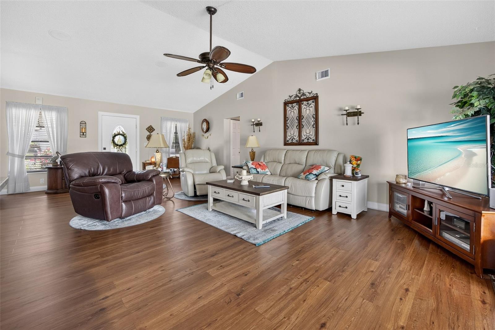 25454 Palisade Rd Property Photo 8