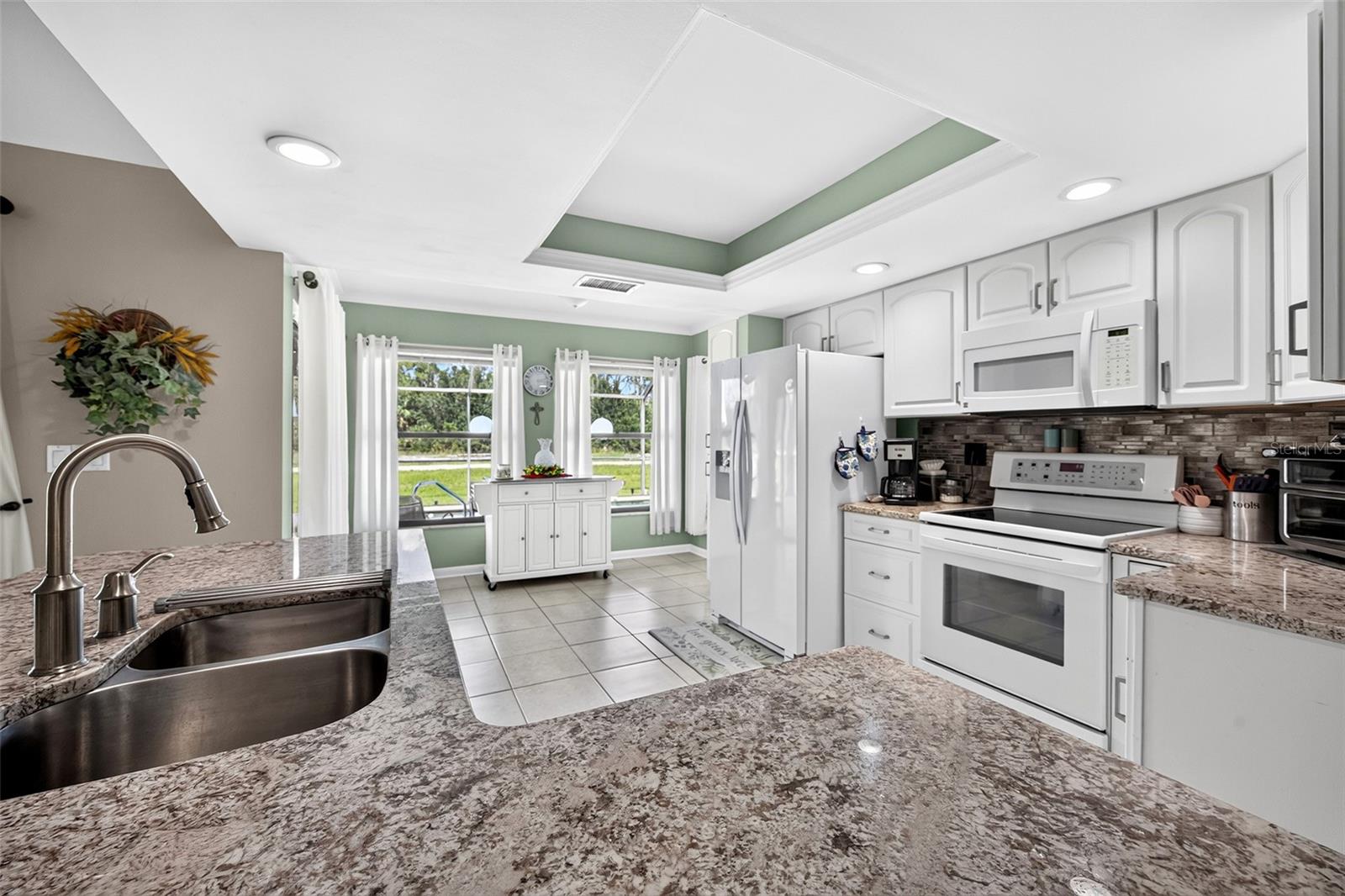 25454 Palisade Rd Property Photo 14