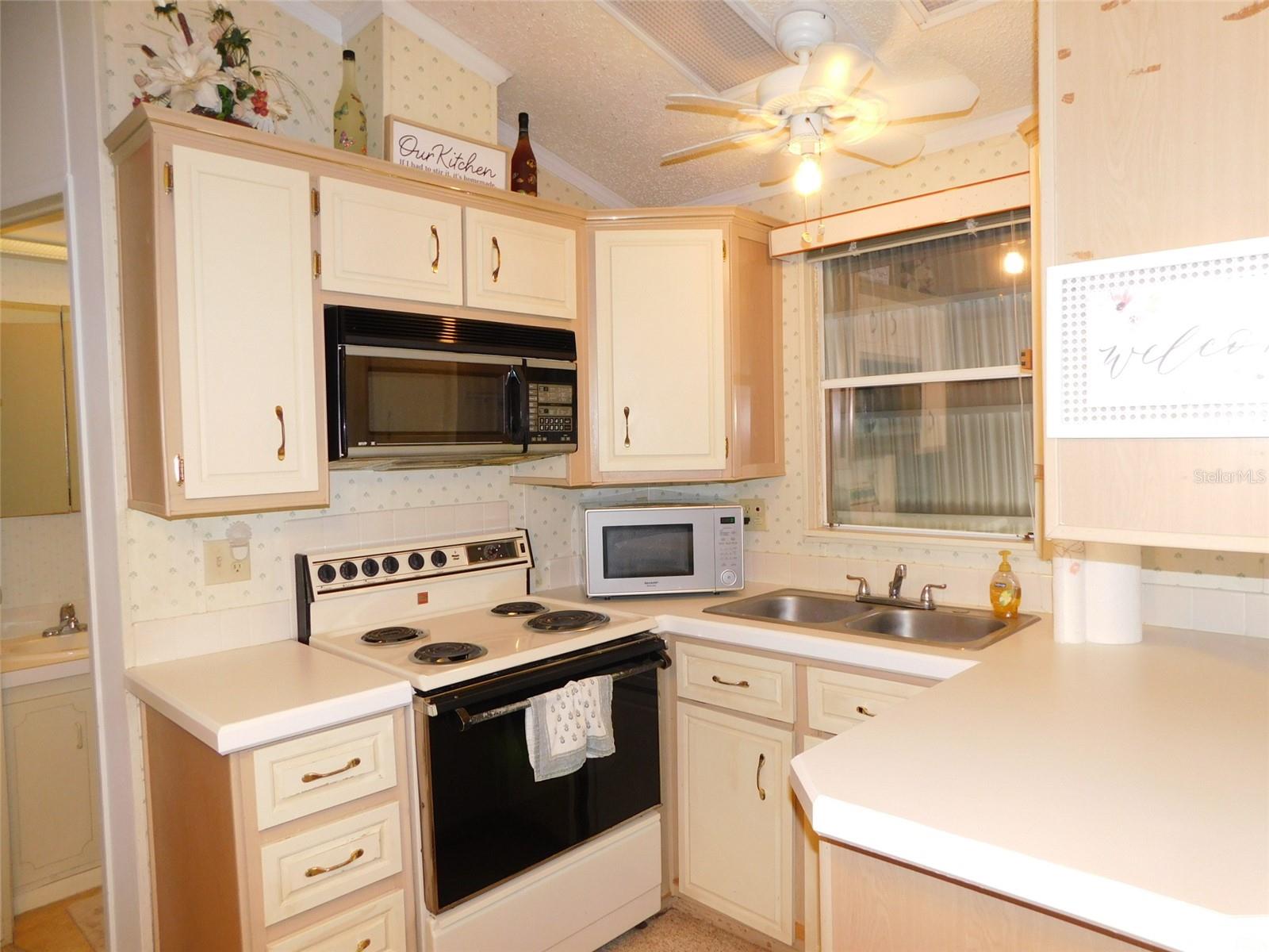 7739 Bluff Blvd #121 Property Photo 11