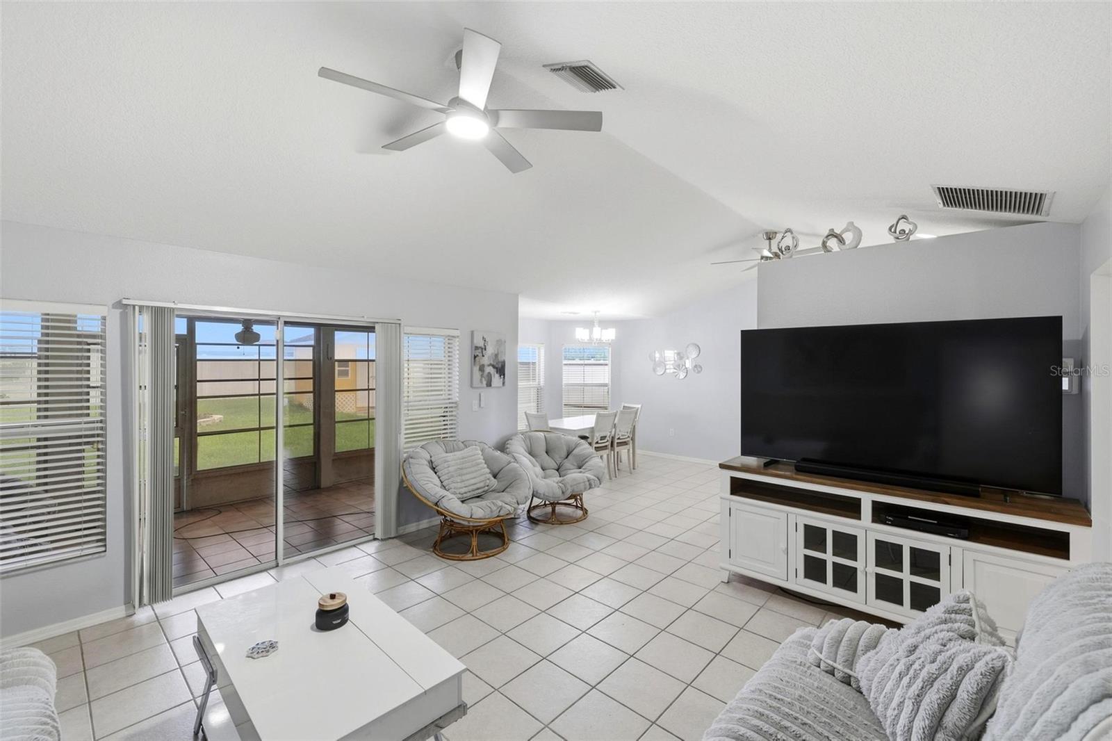 9910 Gulfstream Blvd Property Photo 6