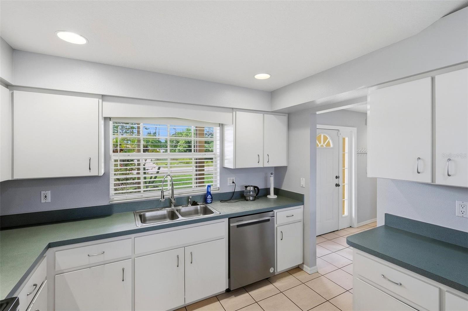 9910 Gulfstream Blvd Property Photo 17