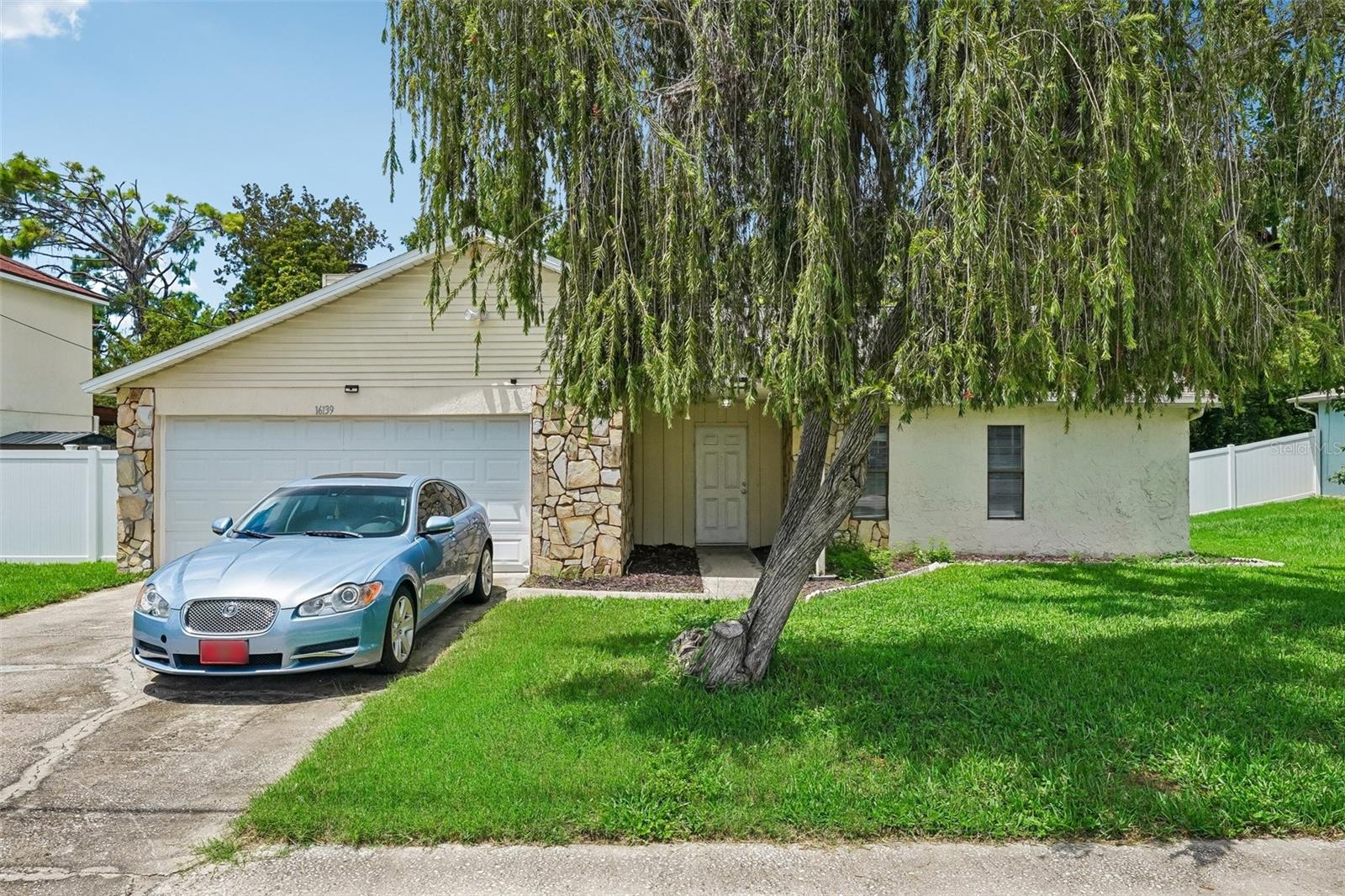 16139 Villa Dr Property Photo 1