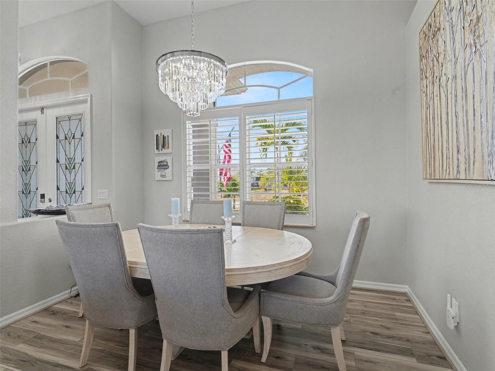 4256 Beach View Ct Property Photo 8