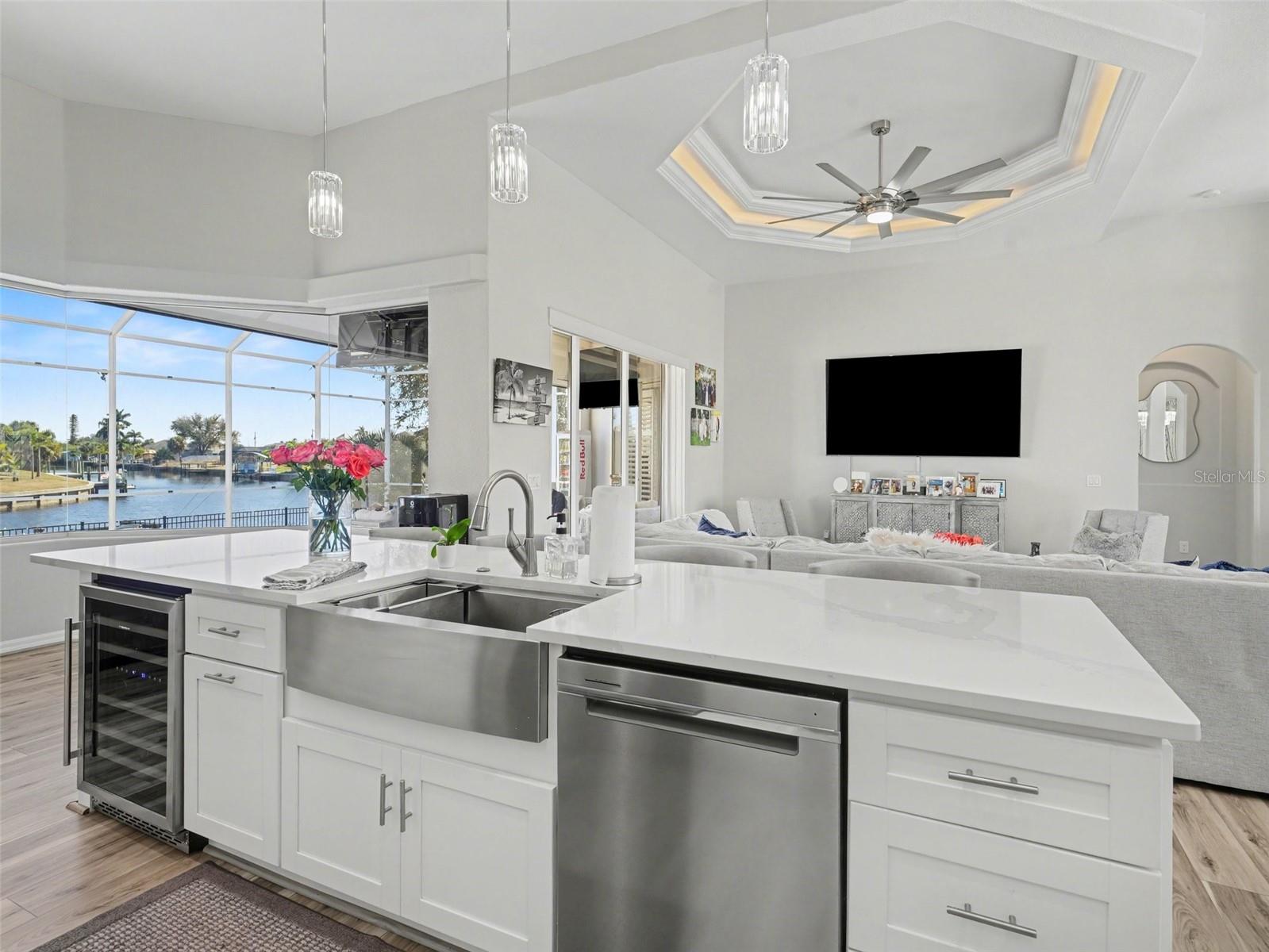 4256 Beach View Ct Property Photo 11