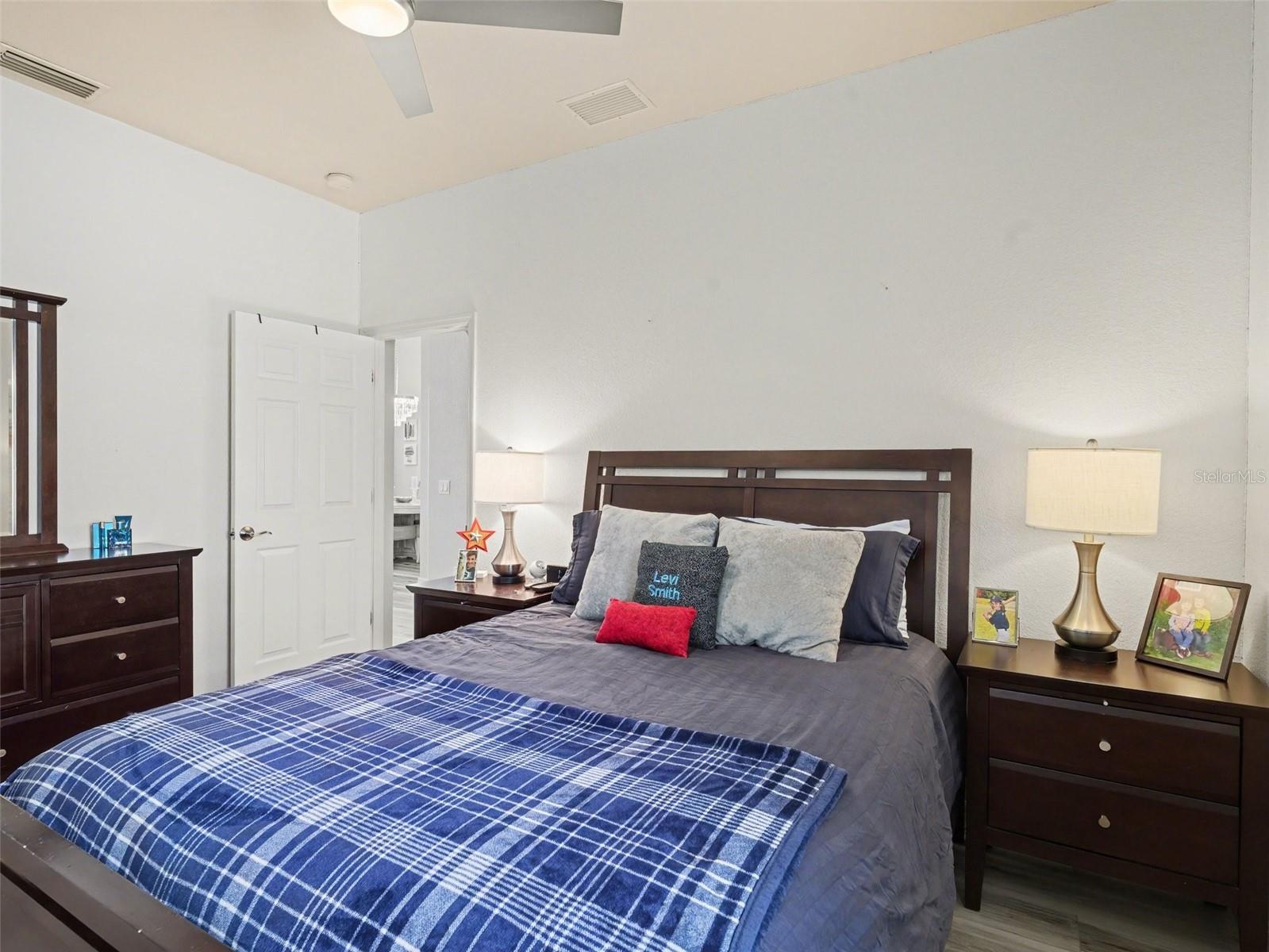 4256 Beach View Ct Property Photo 17