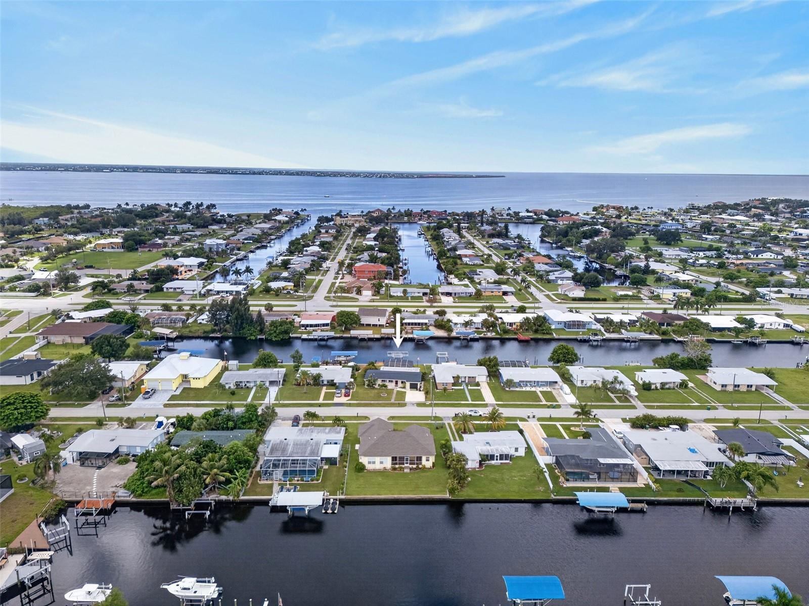 530 Lindley Ter Property Photo 3