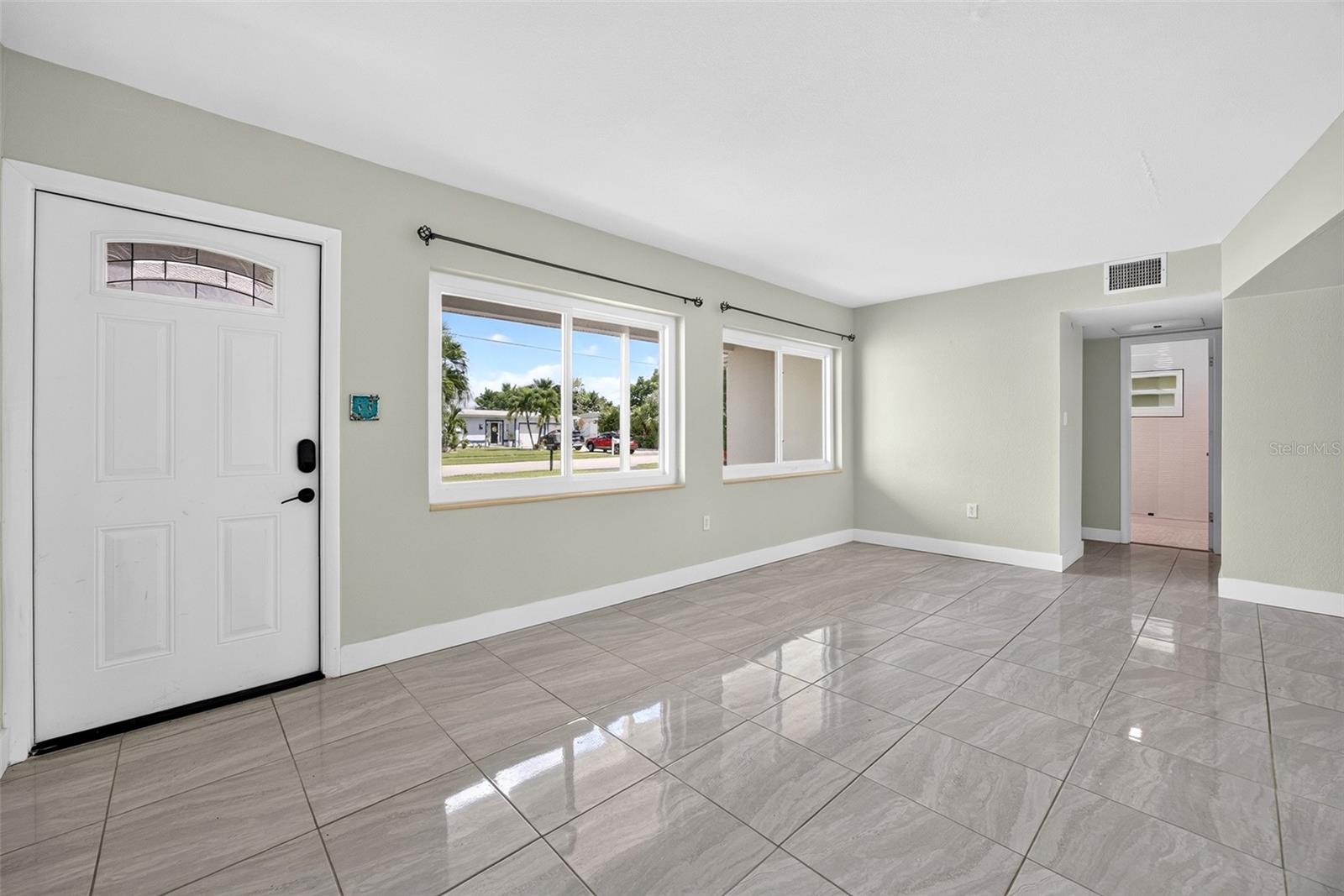 530 Lindley Ter Property Photo 5