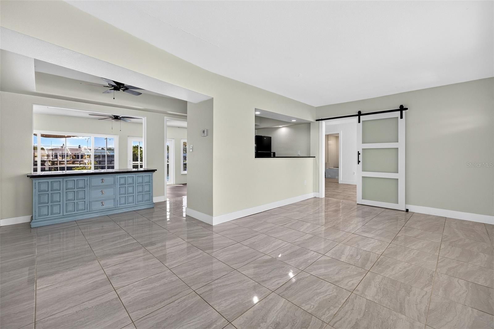 530 Lindley Ter Property Photo 8