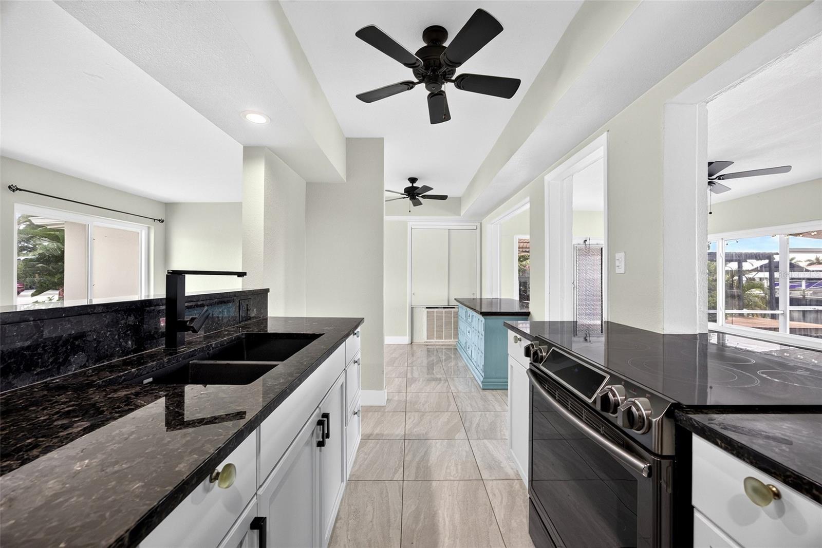 530 Lindley Ter Property Photo 10
