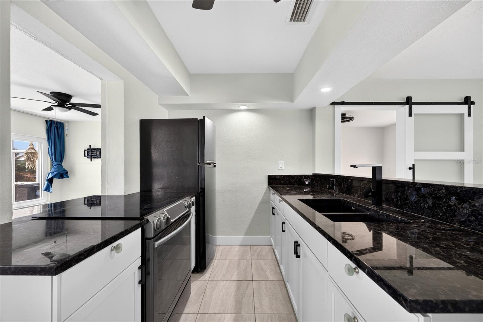 530 Lindley Ter Property Photo 11