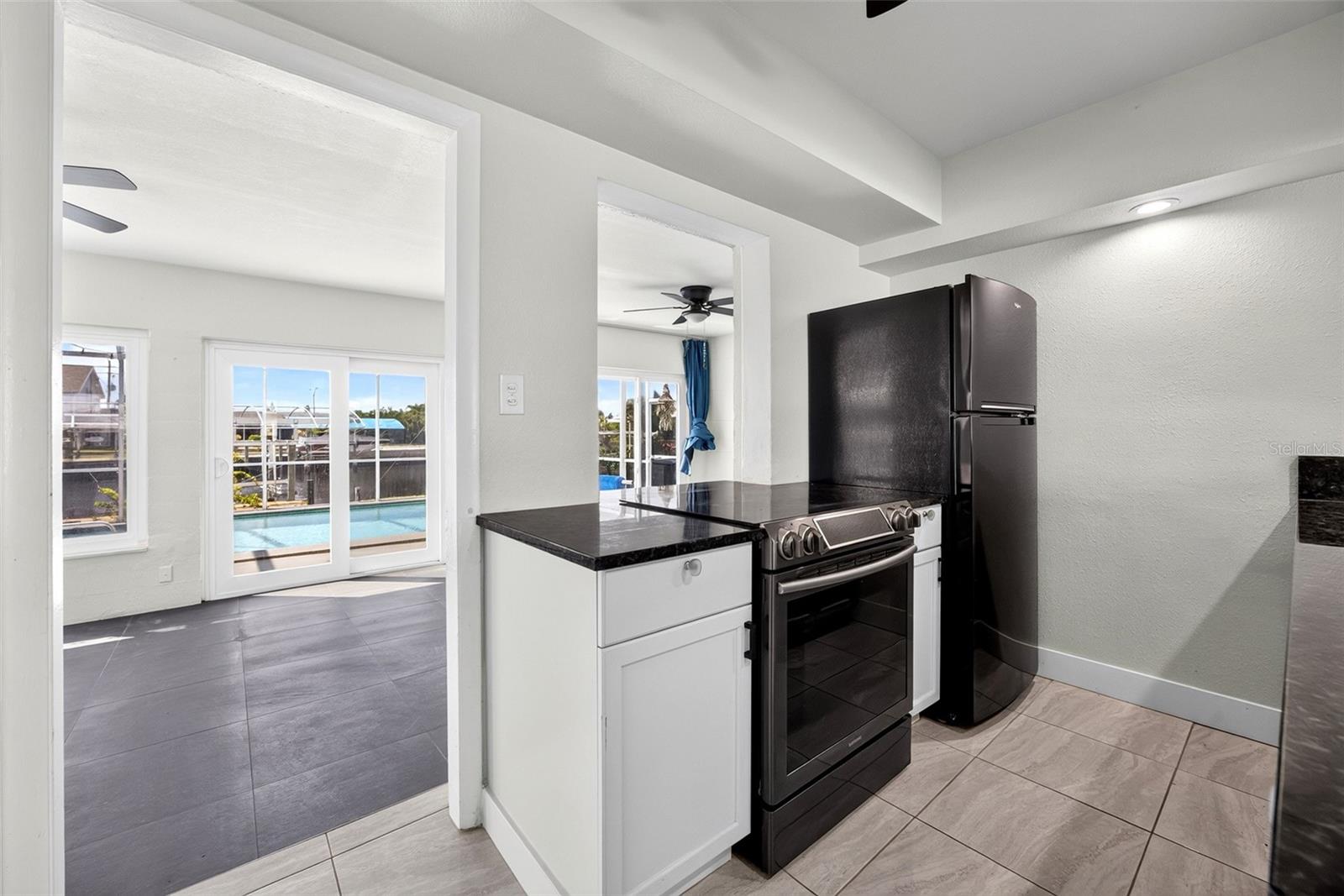 530 Lindley Ter Property Photo 12