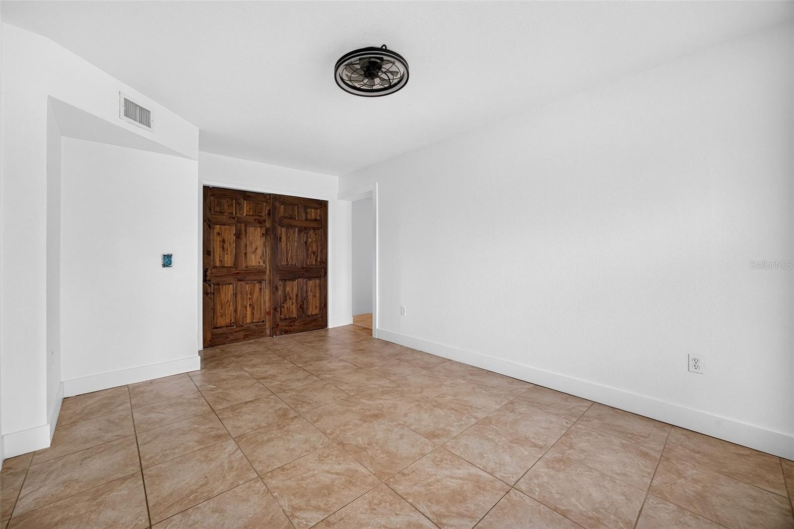530 Lindley Ter Property Photo 16