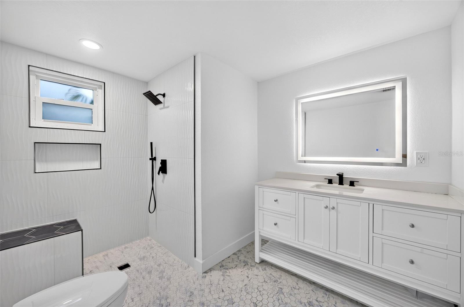 530 Lindley Ter Property Photo 17
