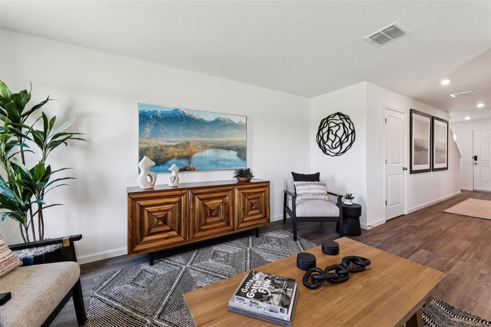 2814 Thames Pl Property Photo 7