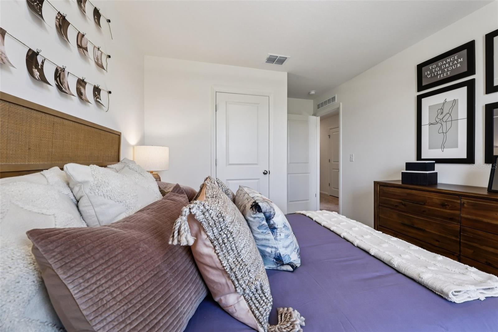 2814 Thames Pl Property Photo 29