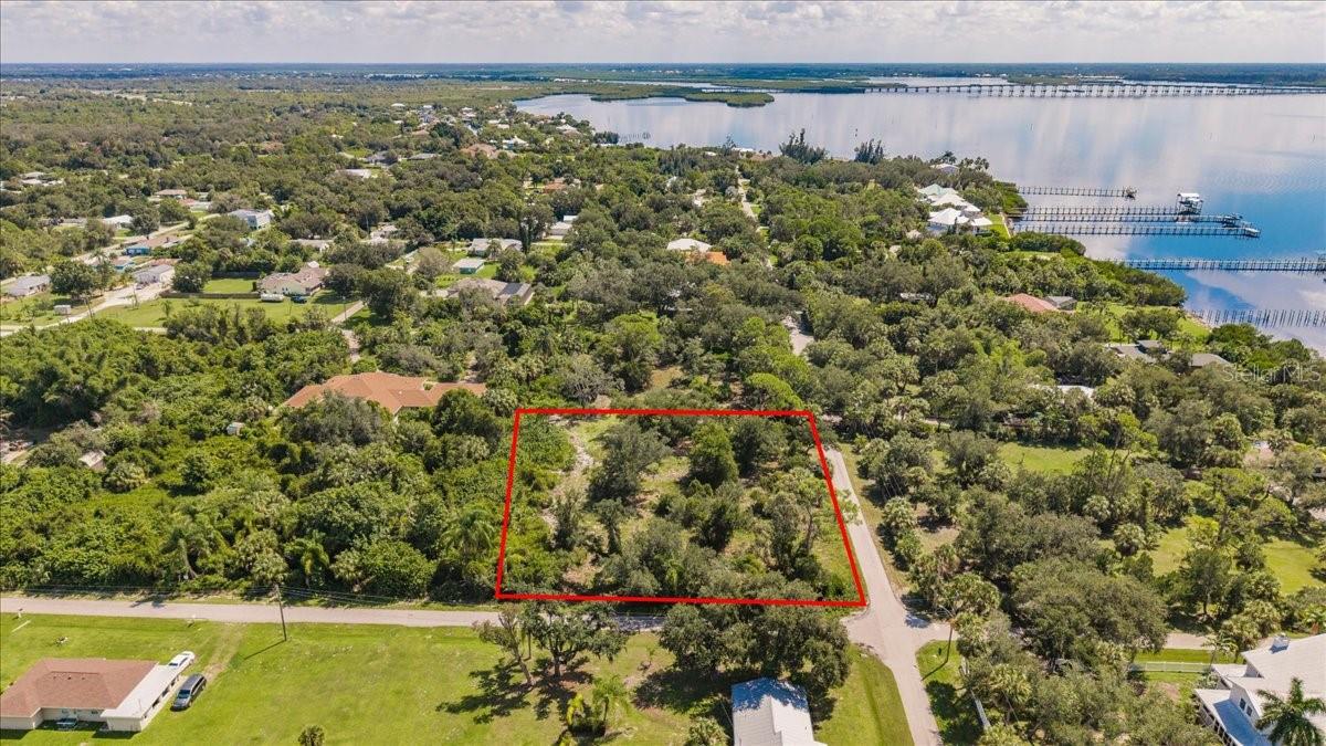 133 Coconut St Property Photo 2