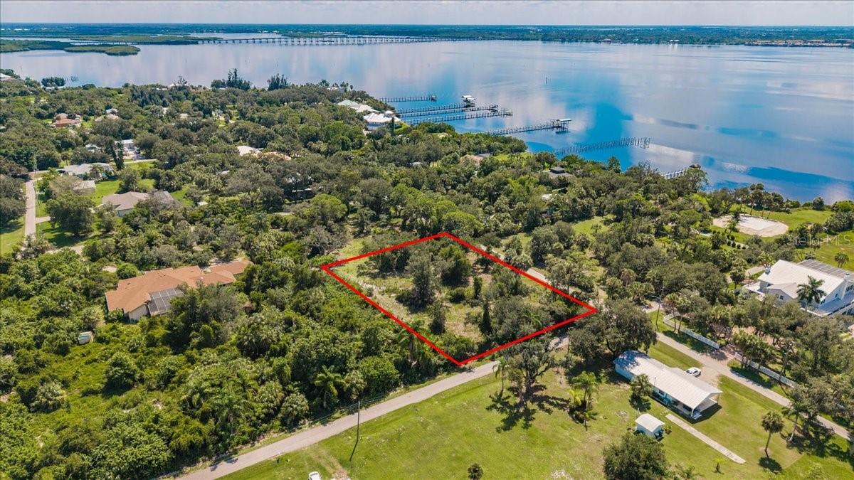 133 Coconut St Property Photo 3