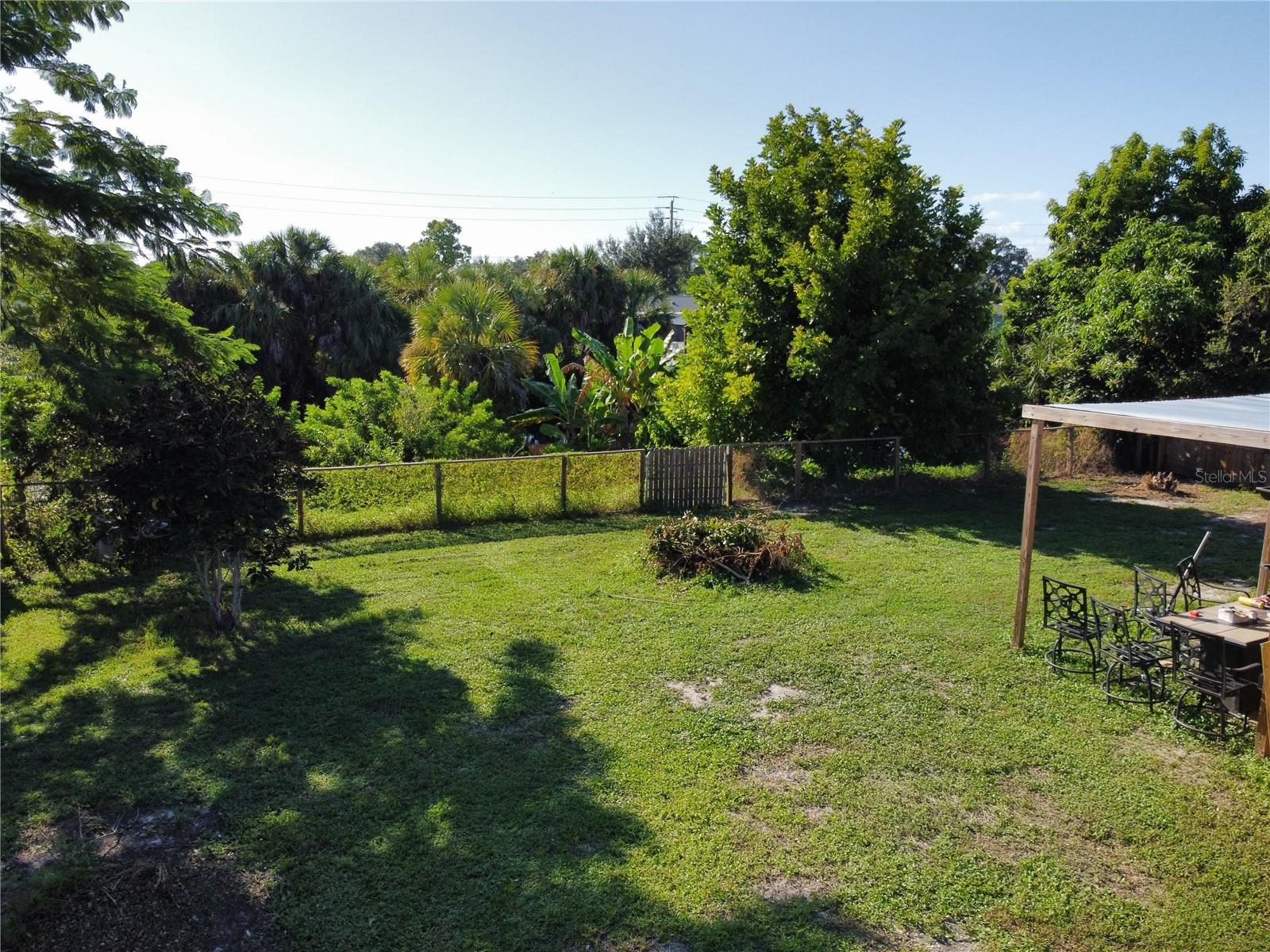 1555 Beacon Dr Property Photo 6