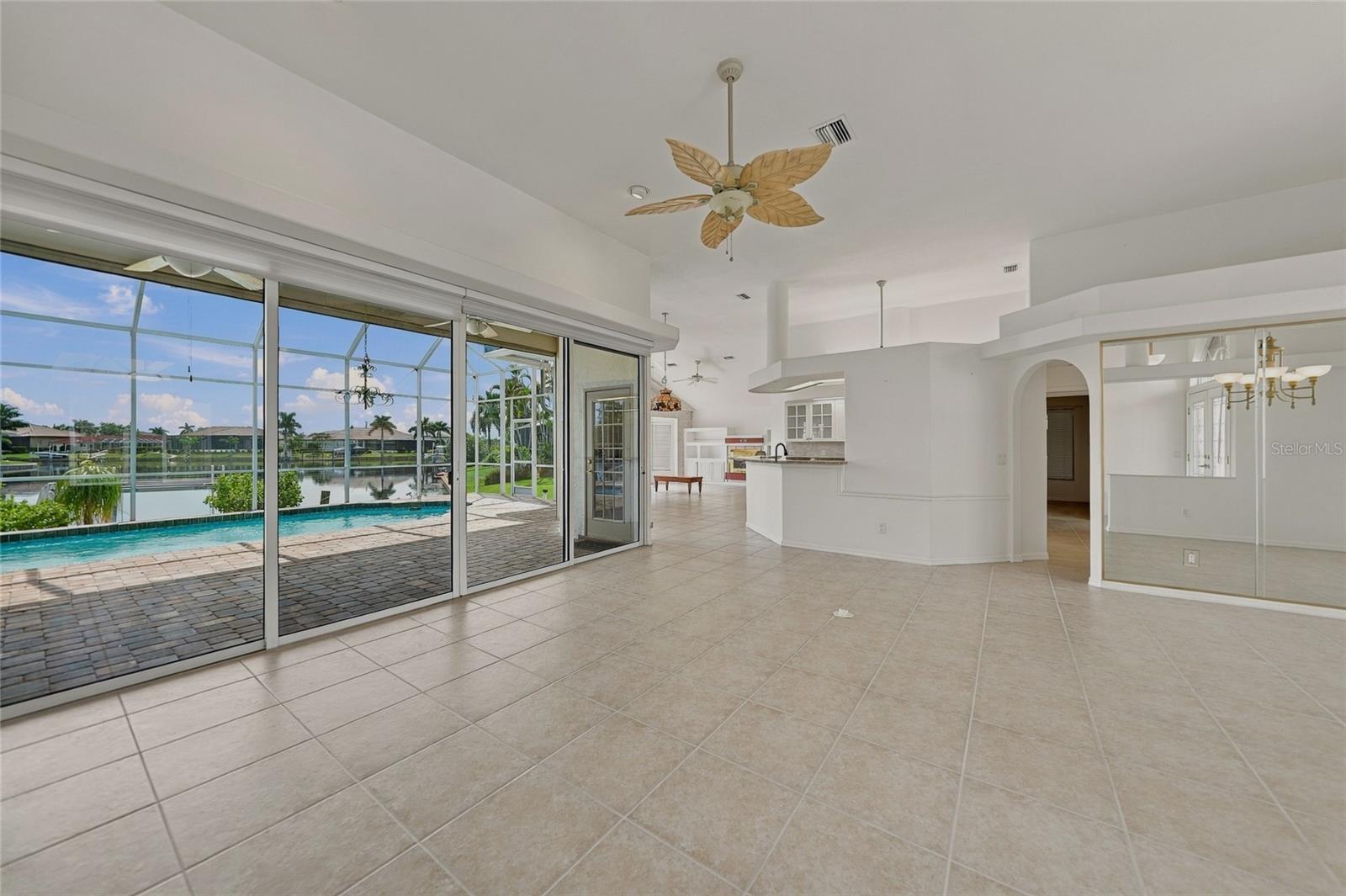 459 Valletta Ct Property Photo 6