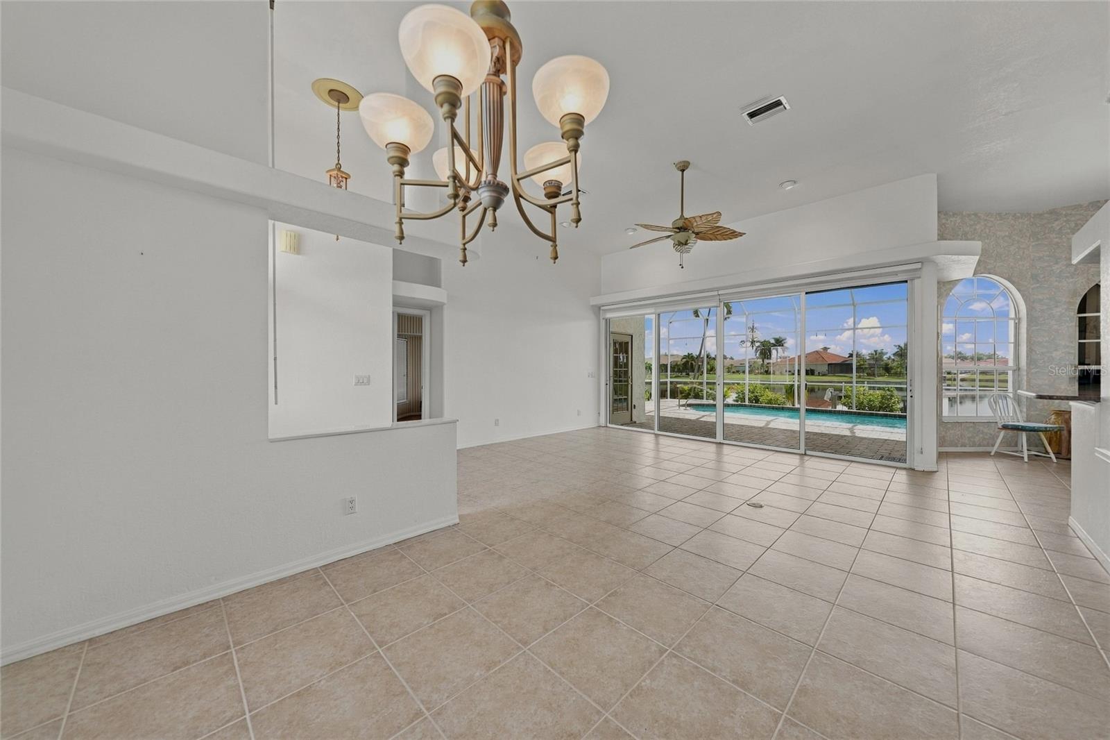 459 Valletta Ct Property Photo 9