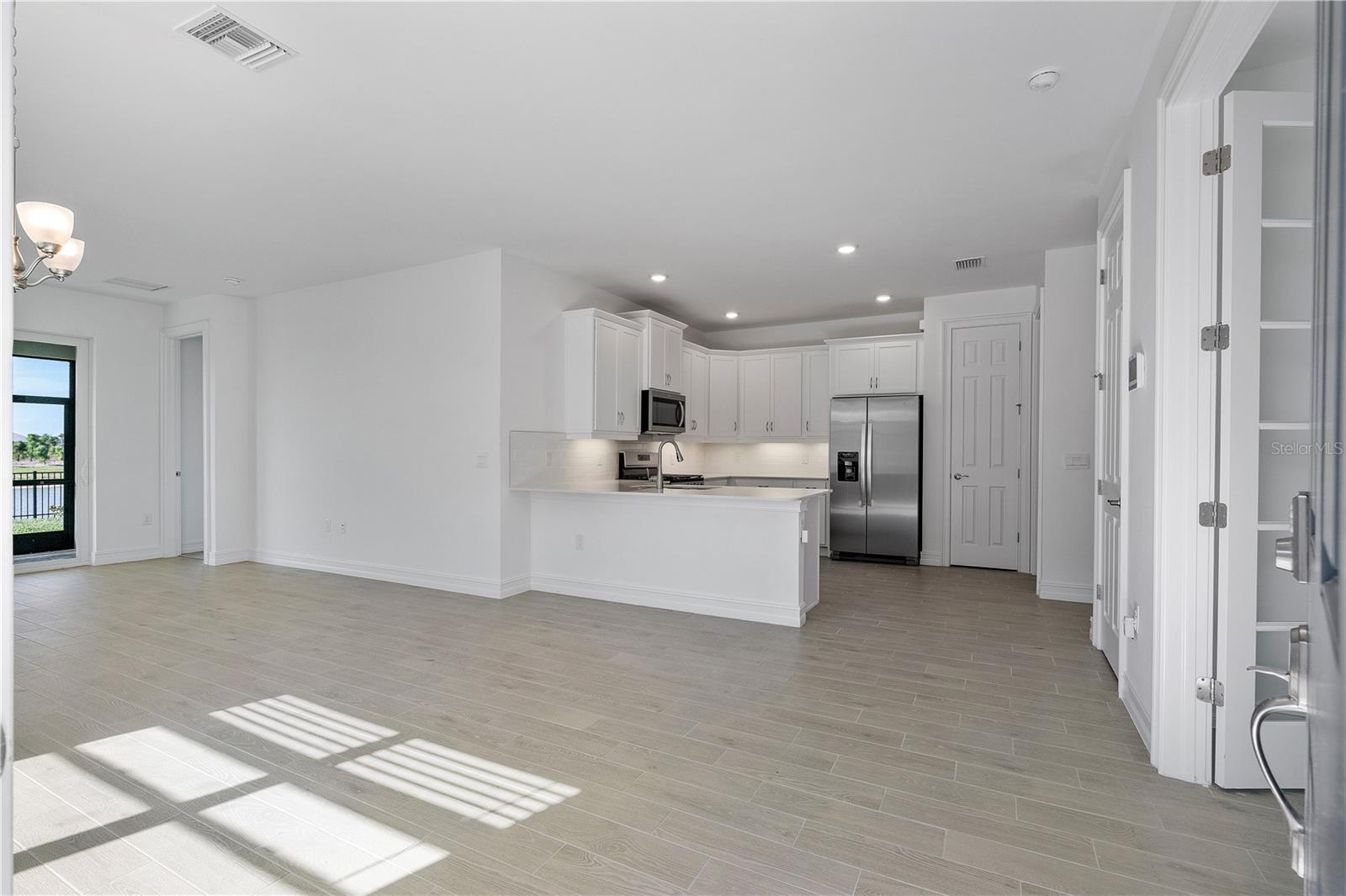 43847 Blue Heron Ln Property Photo 3