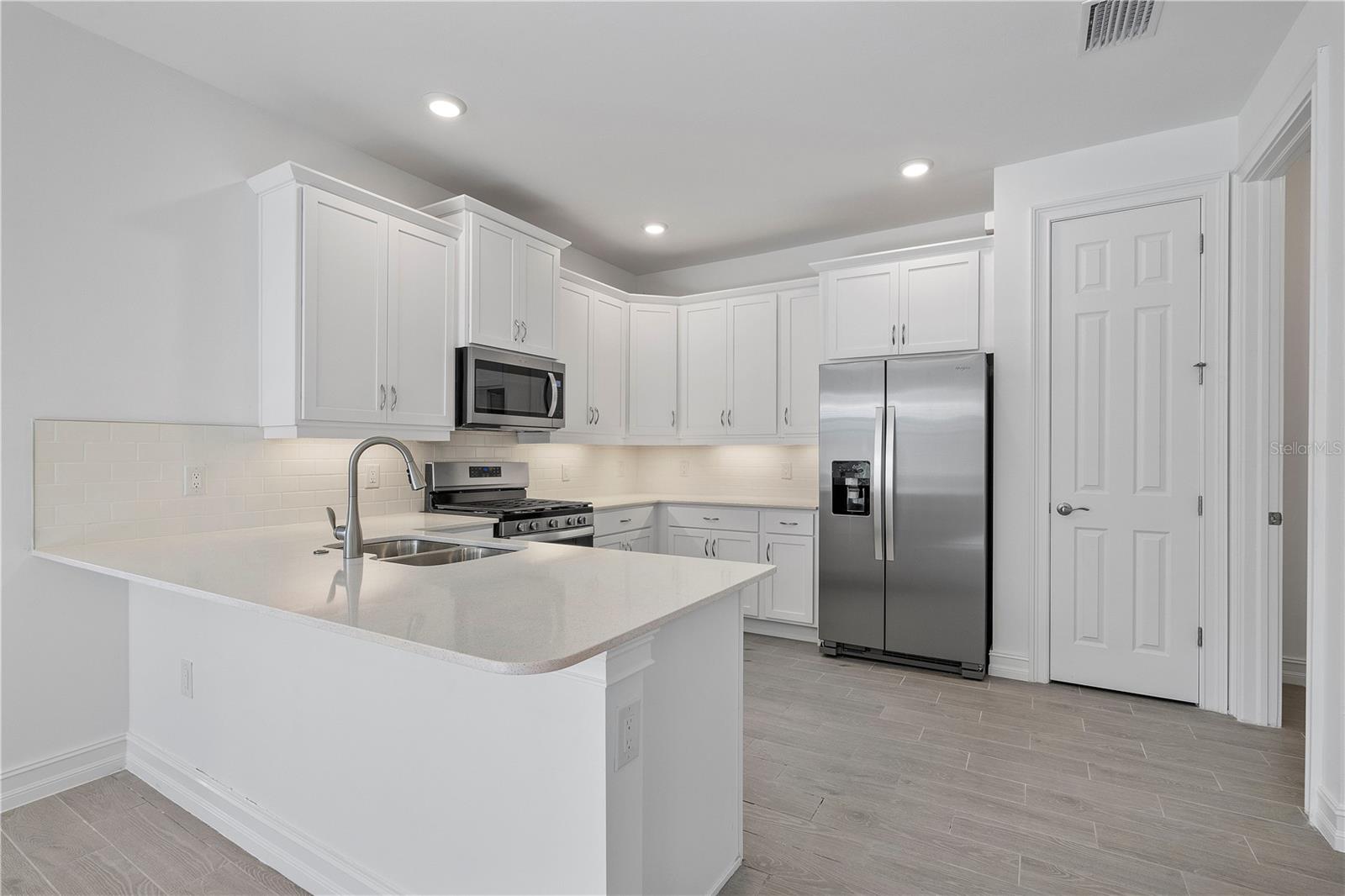 43847 Blue Heron Ln Property Photo 5