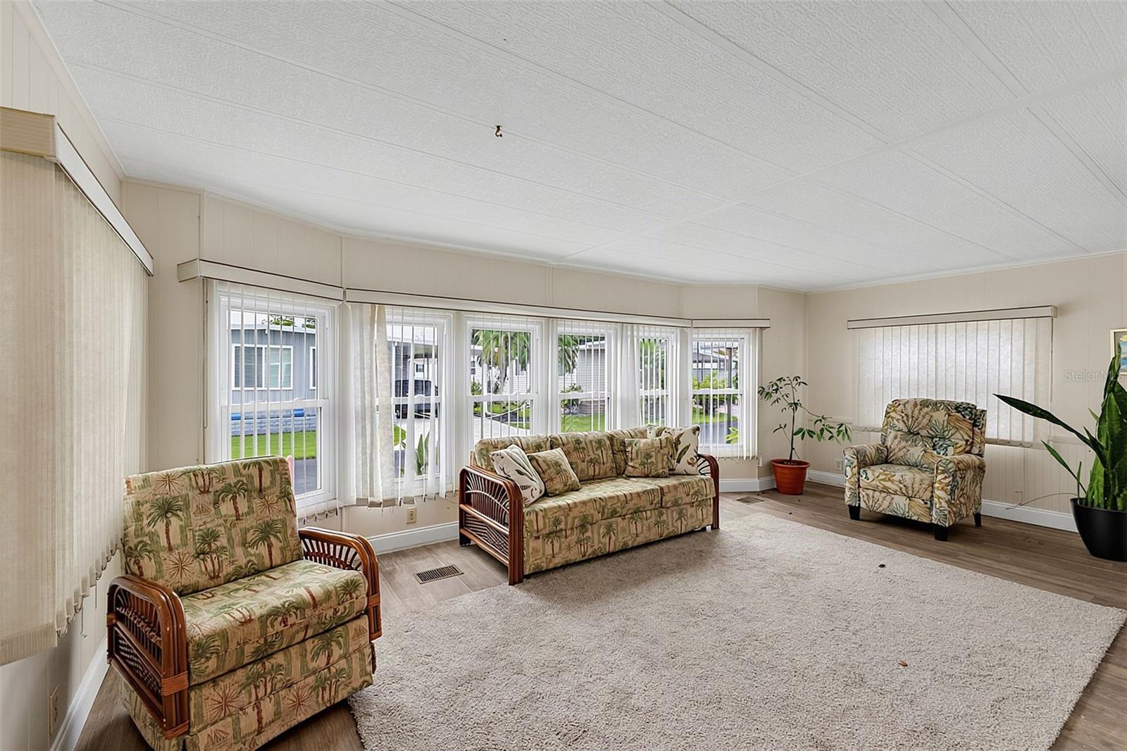 4300 Riverside Dr #160 Property Photo 11