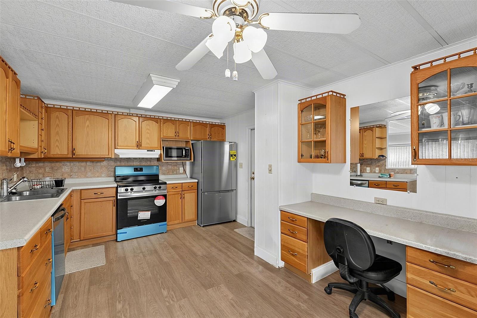 4300 Riverside Dr #160 Property Photo 12