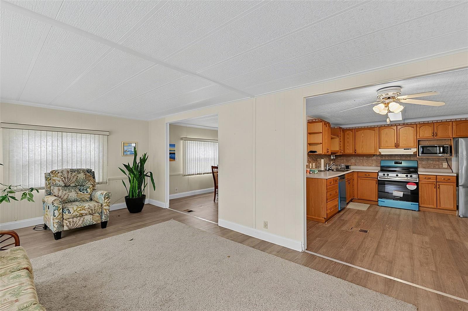 4300 Riverside Dr #160 Property Photo 17