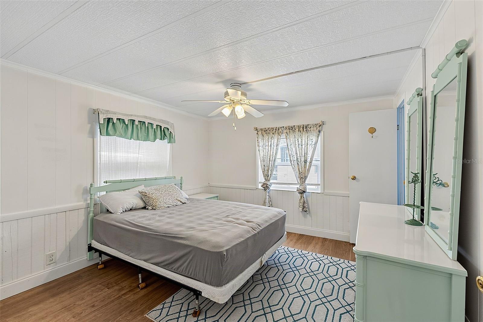 4300 Riverside Dr #160 Property Photo 18
