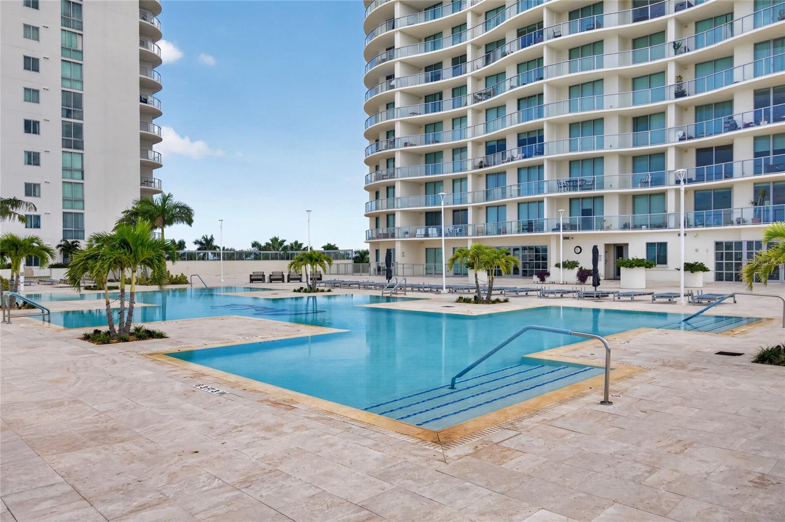 3000 Oasis Grand Blvd #1007 Property Photo 32