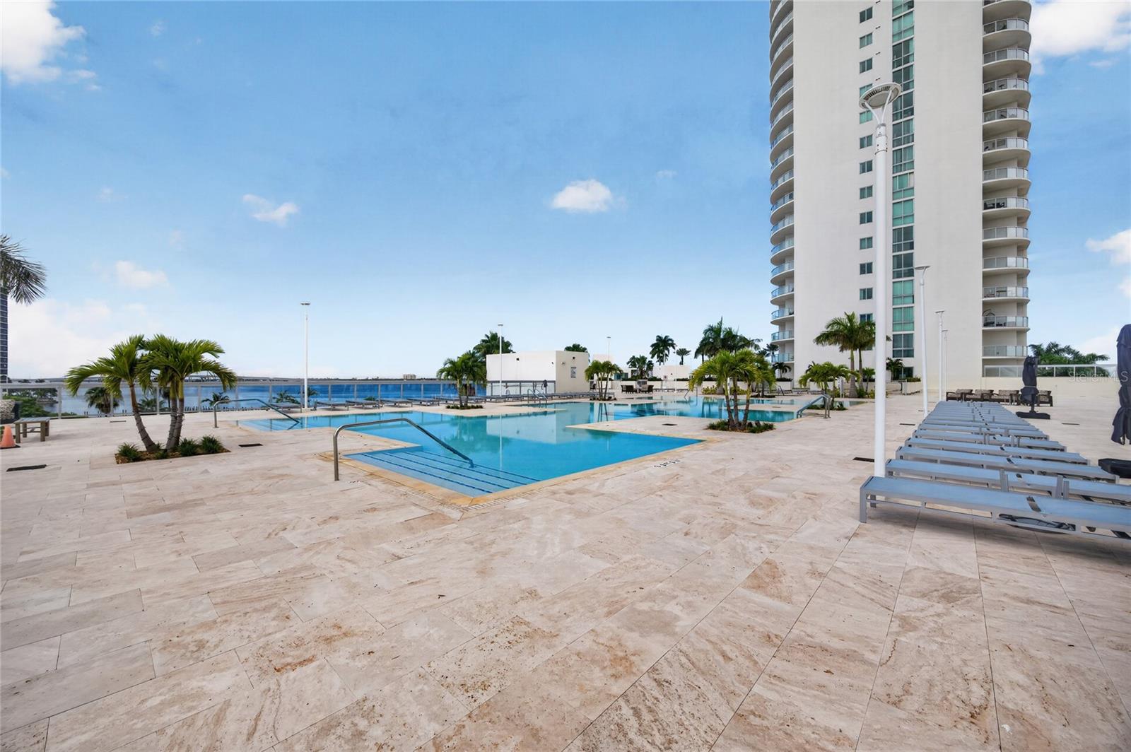 3000 Oasis Grand Blvd #1007 Property Photo 44