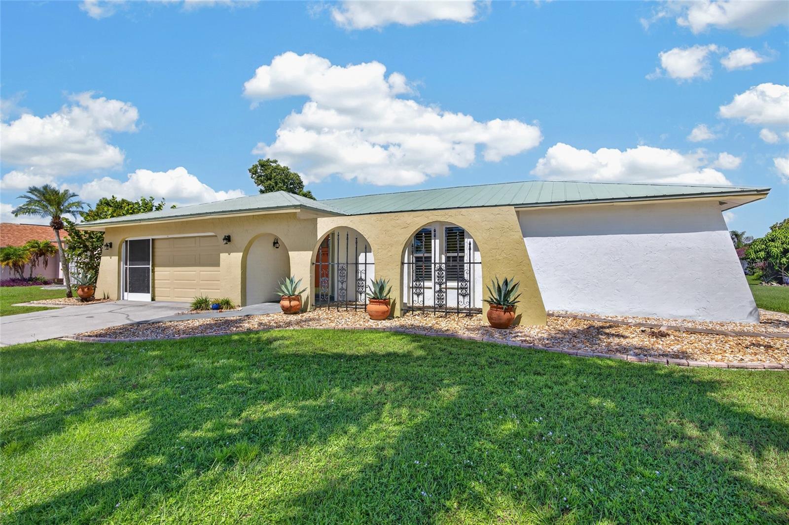 2400 NUREMBERG BLVD Property Photo 1