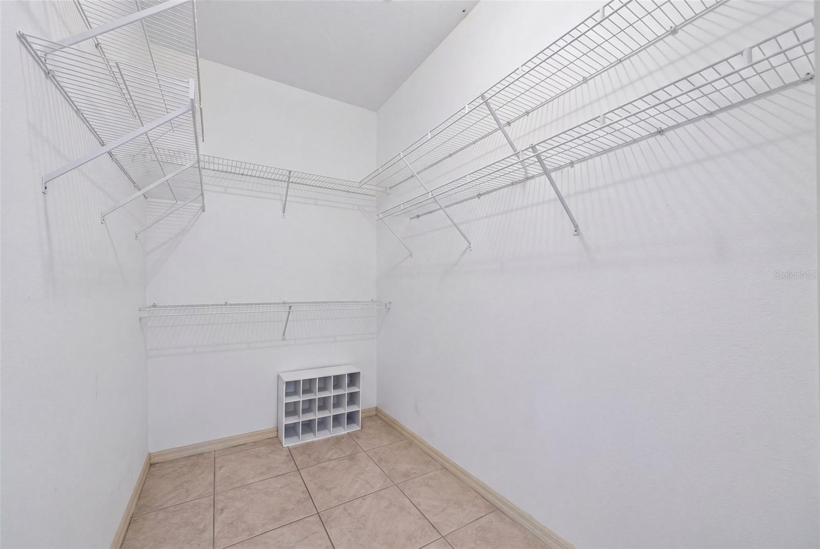 150 N Oxford Dr Property Photo 44