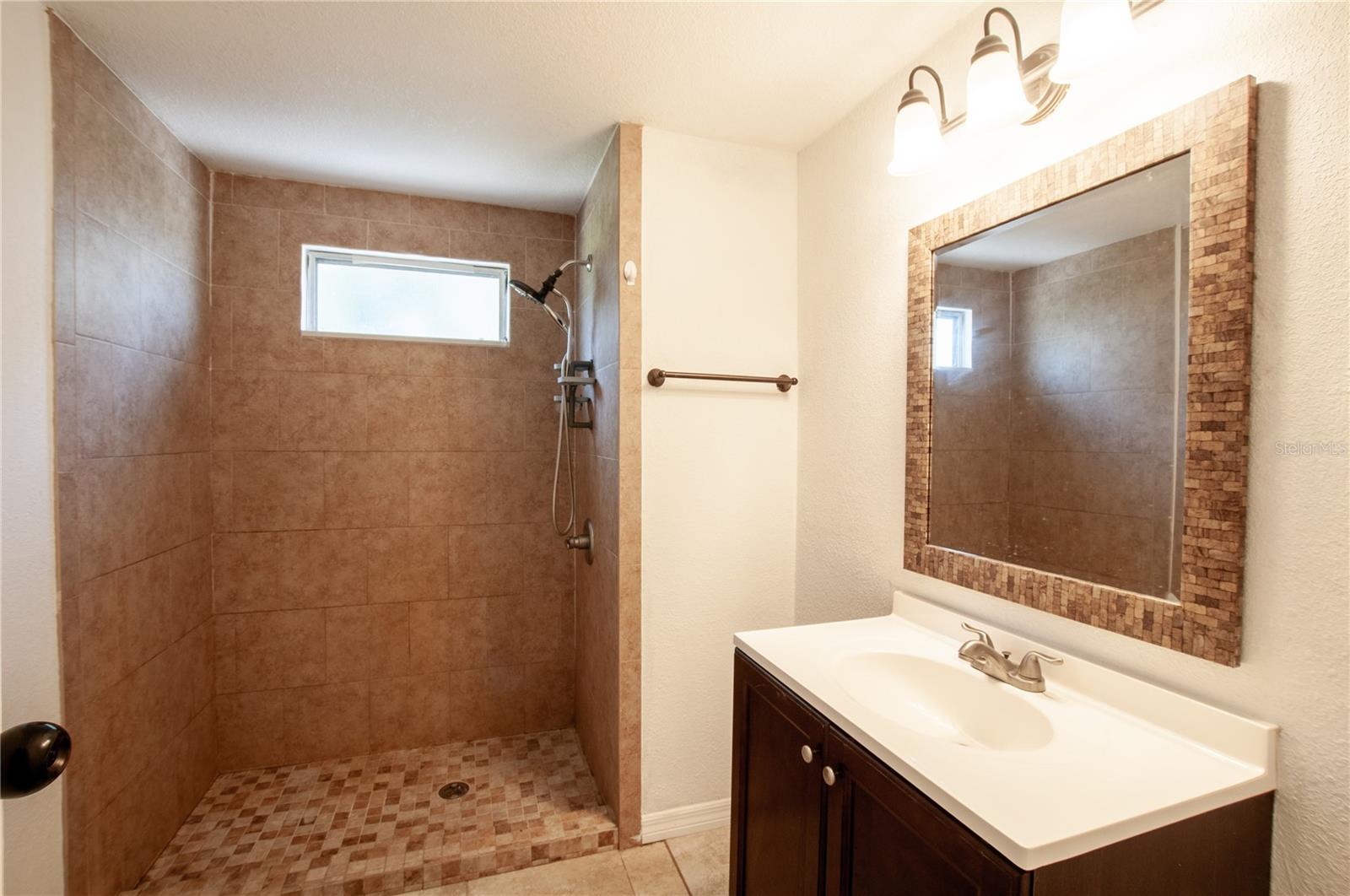 2269 Se Mooney Dr Property Photo 8