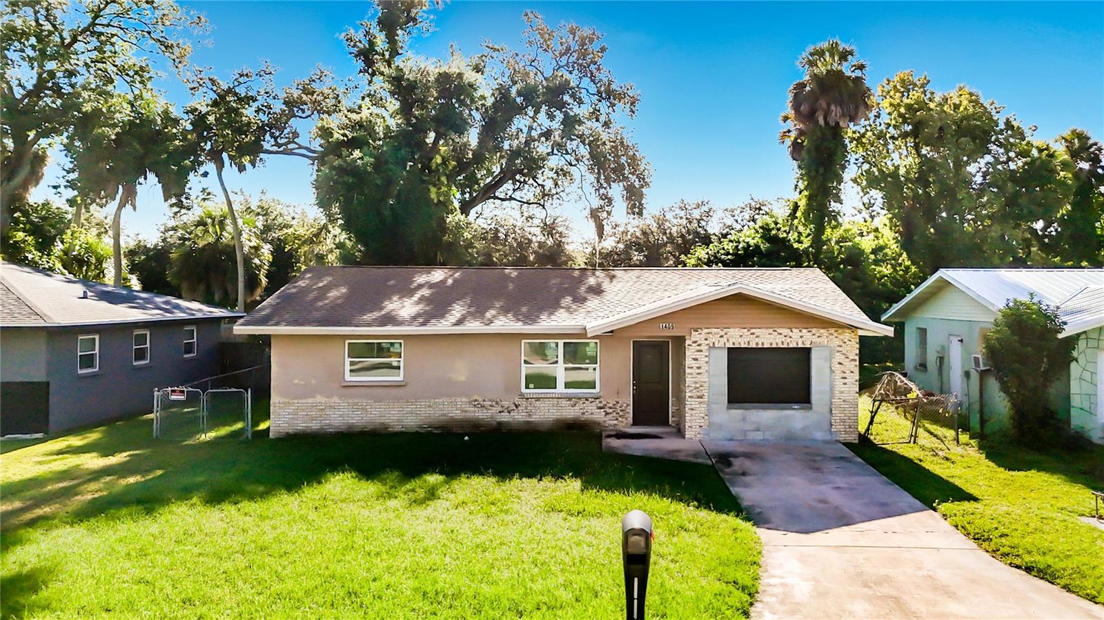 1409 17th St E Property Photo 1