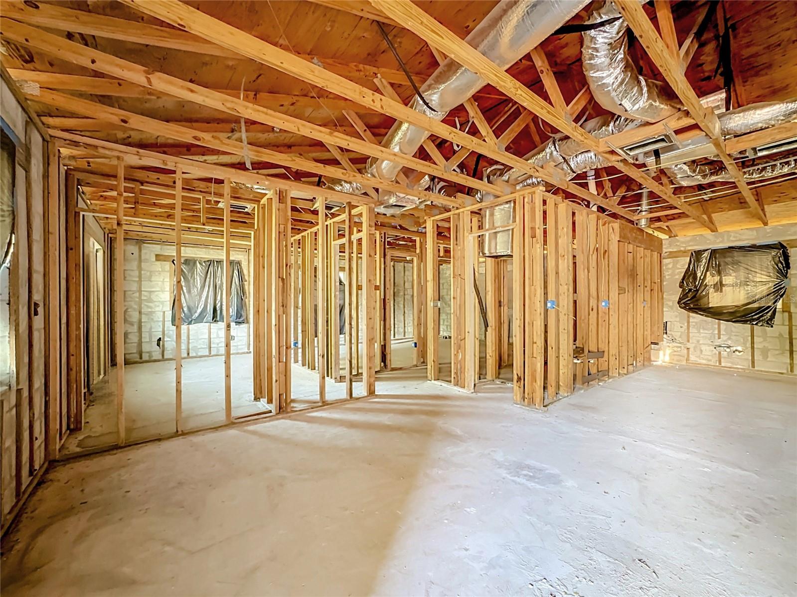 1409 17th St E Property Photo 3