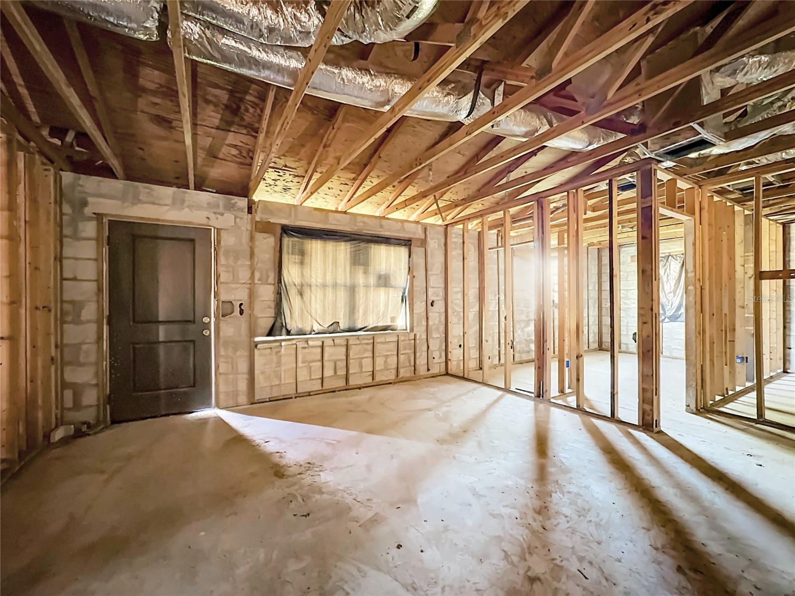 1409 17th St E Property Photo 5